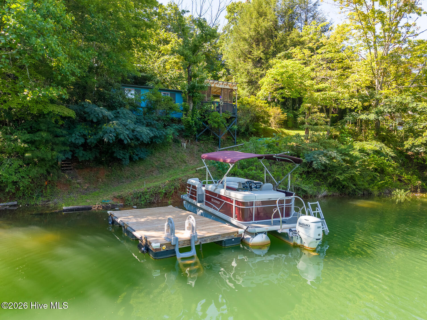 208 Lakeview Drive — photo