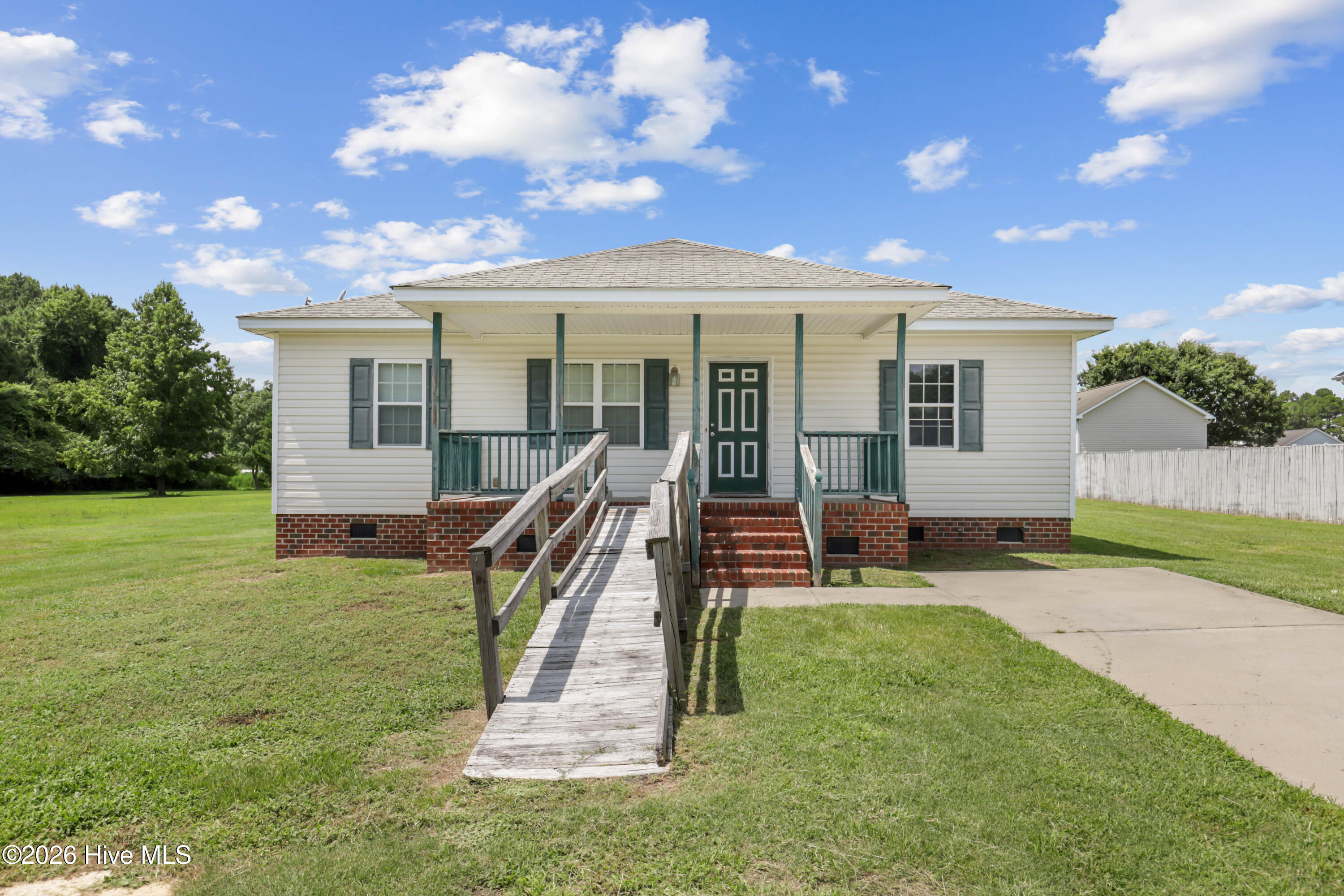 1303 Franklin Court — photo