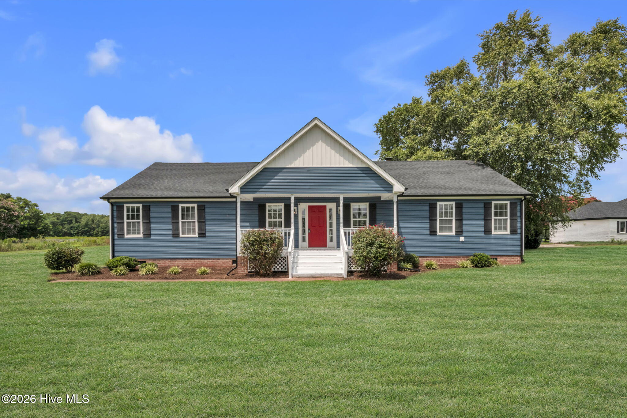 332 S End Road — photo