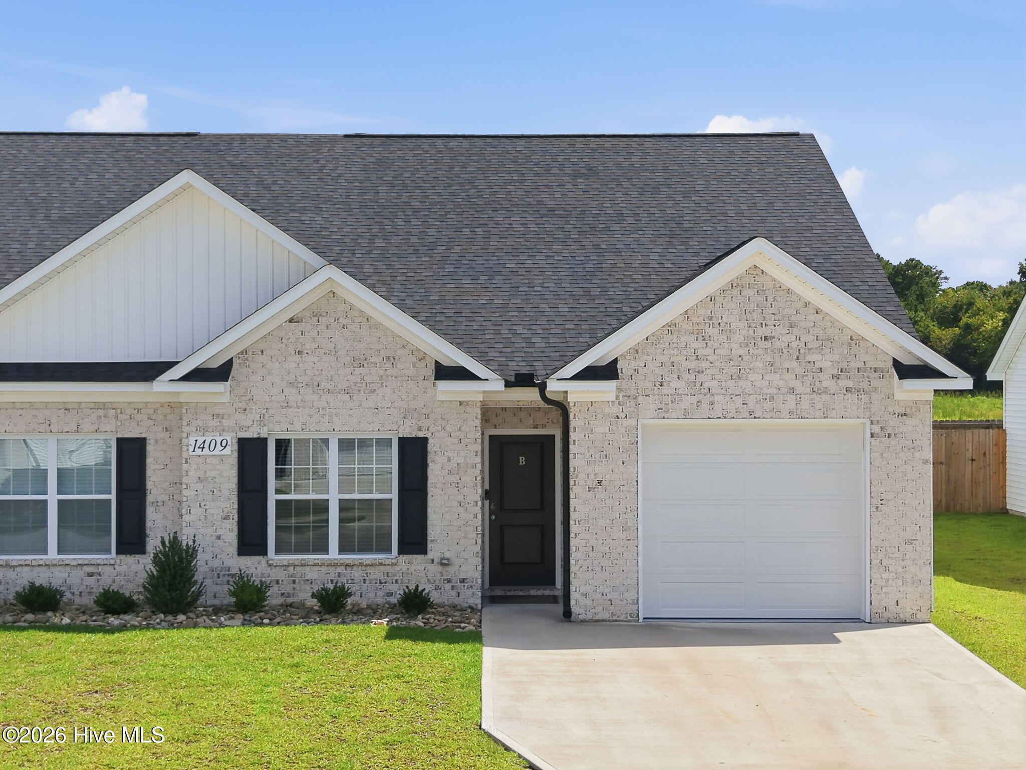 1409 B Dorset Drive — photo