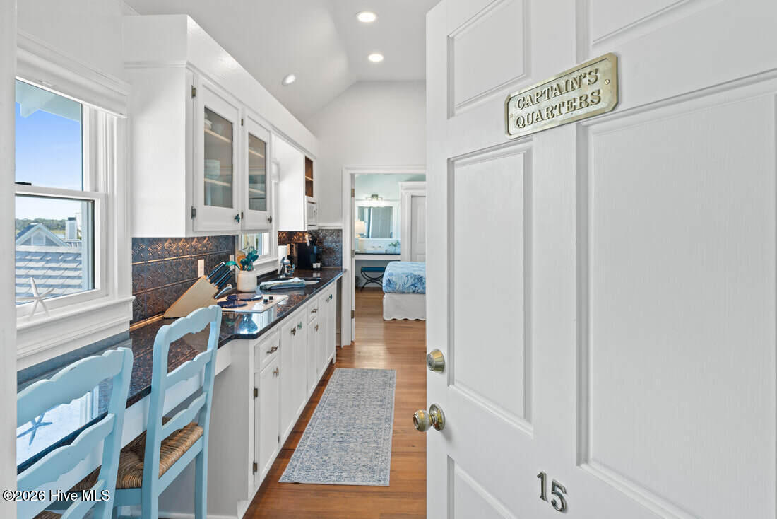 21 Keelson Row Captains Quarters Week C — photo