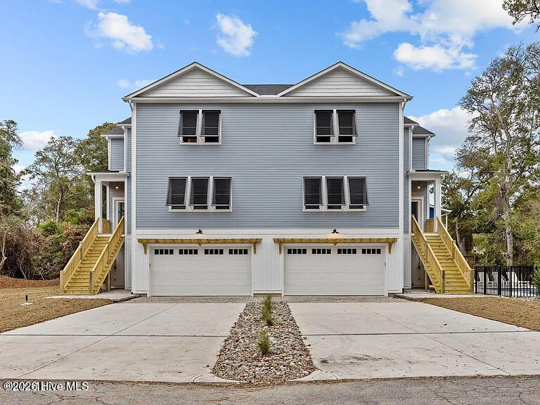 331 Live Oak Street South — photo