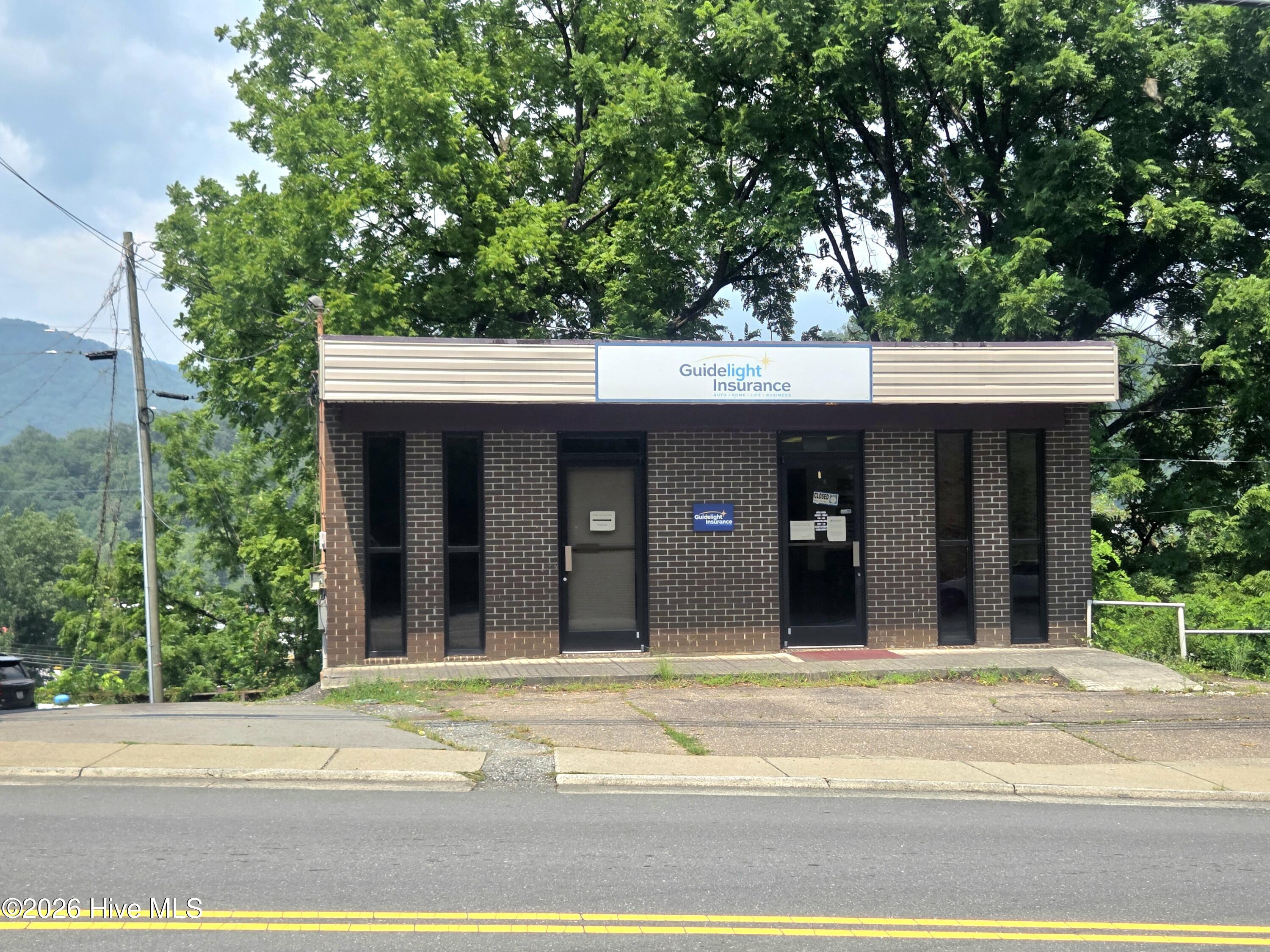 214 E Main Street — photo