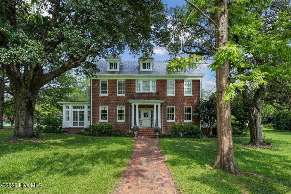 1115 College Street — photo