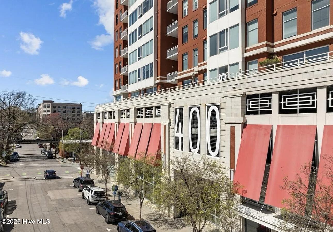 400 W North Street 900 — photo