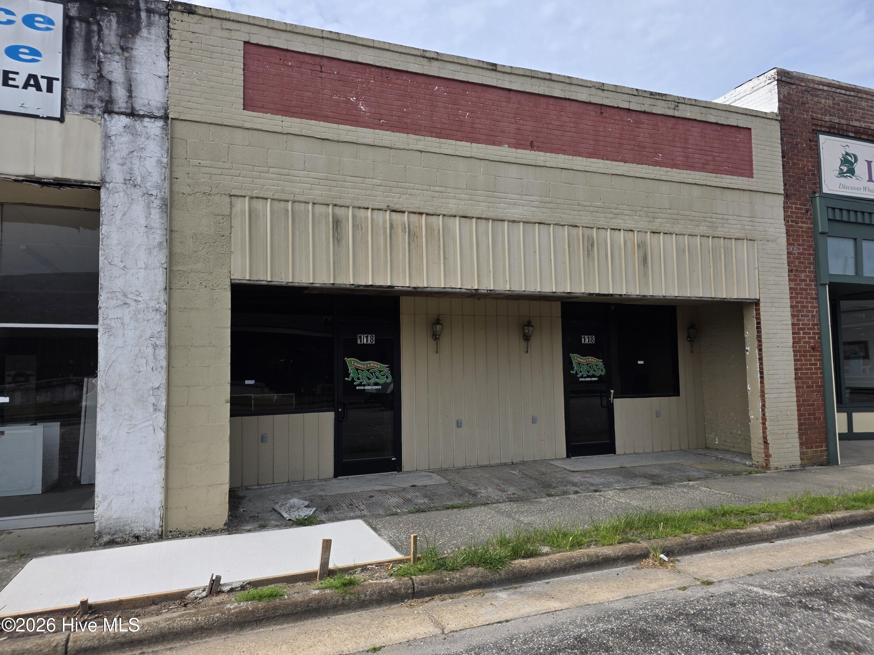 118 E Main Street — photo