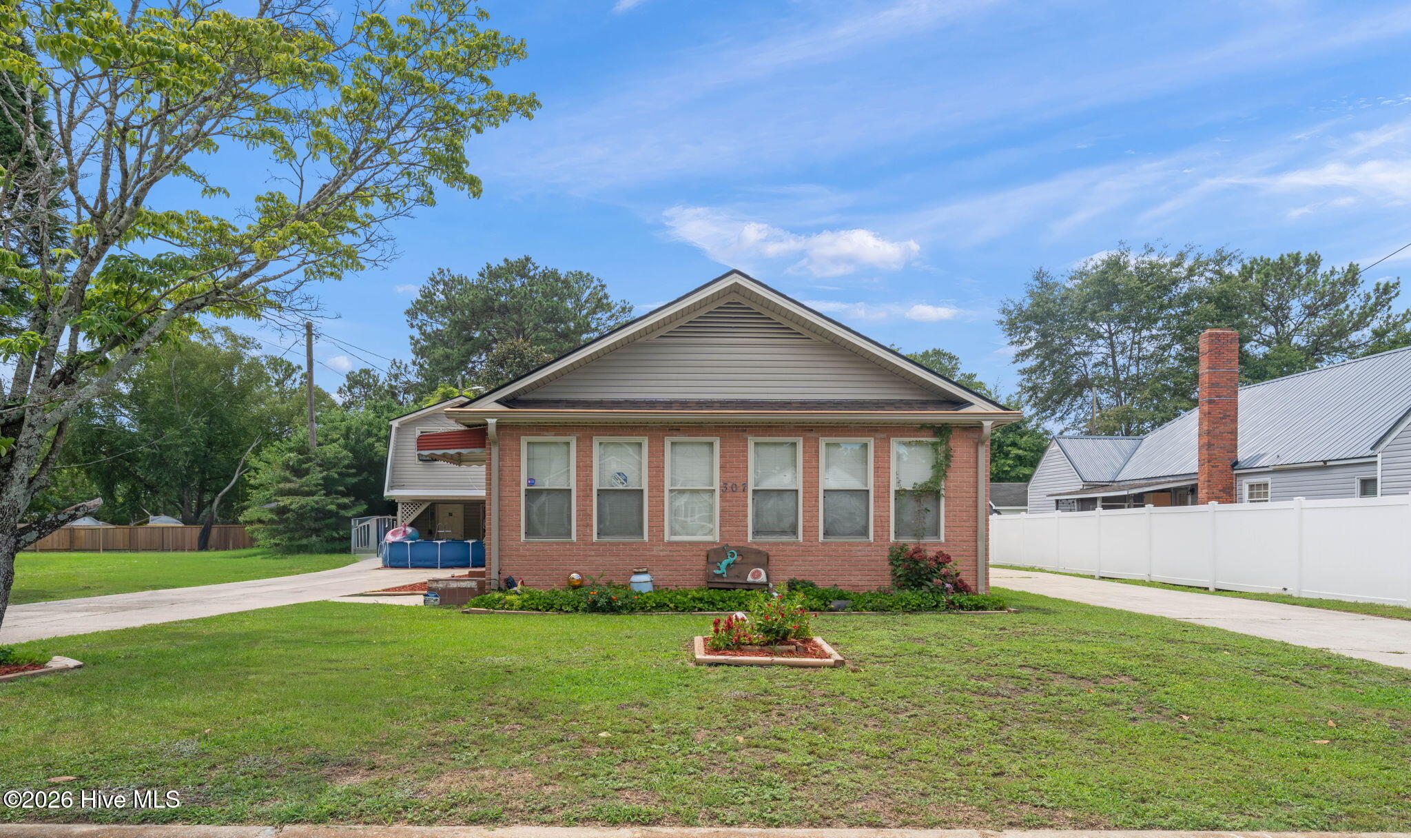 307 W Canary Street — photo