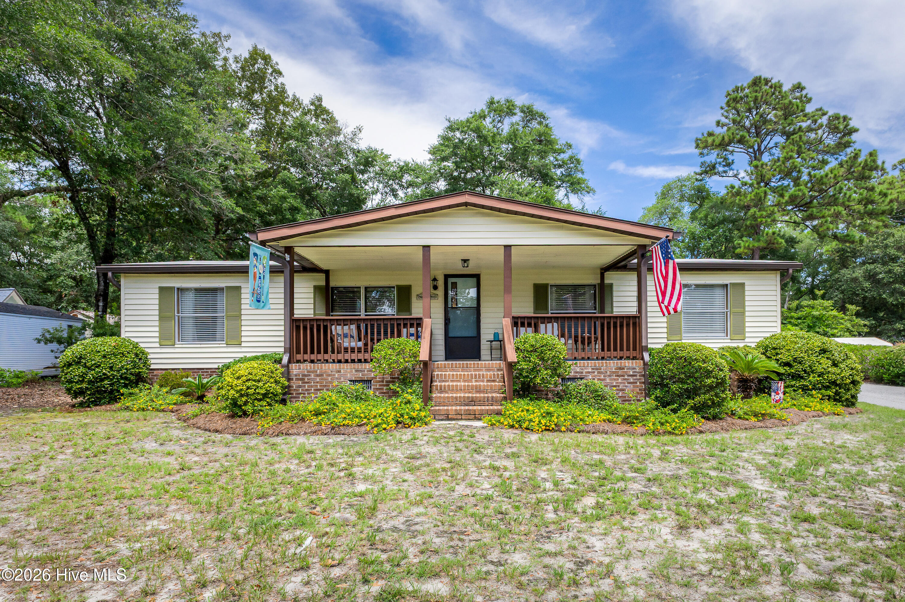 609 Magnolia Drive — photo