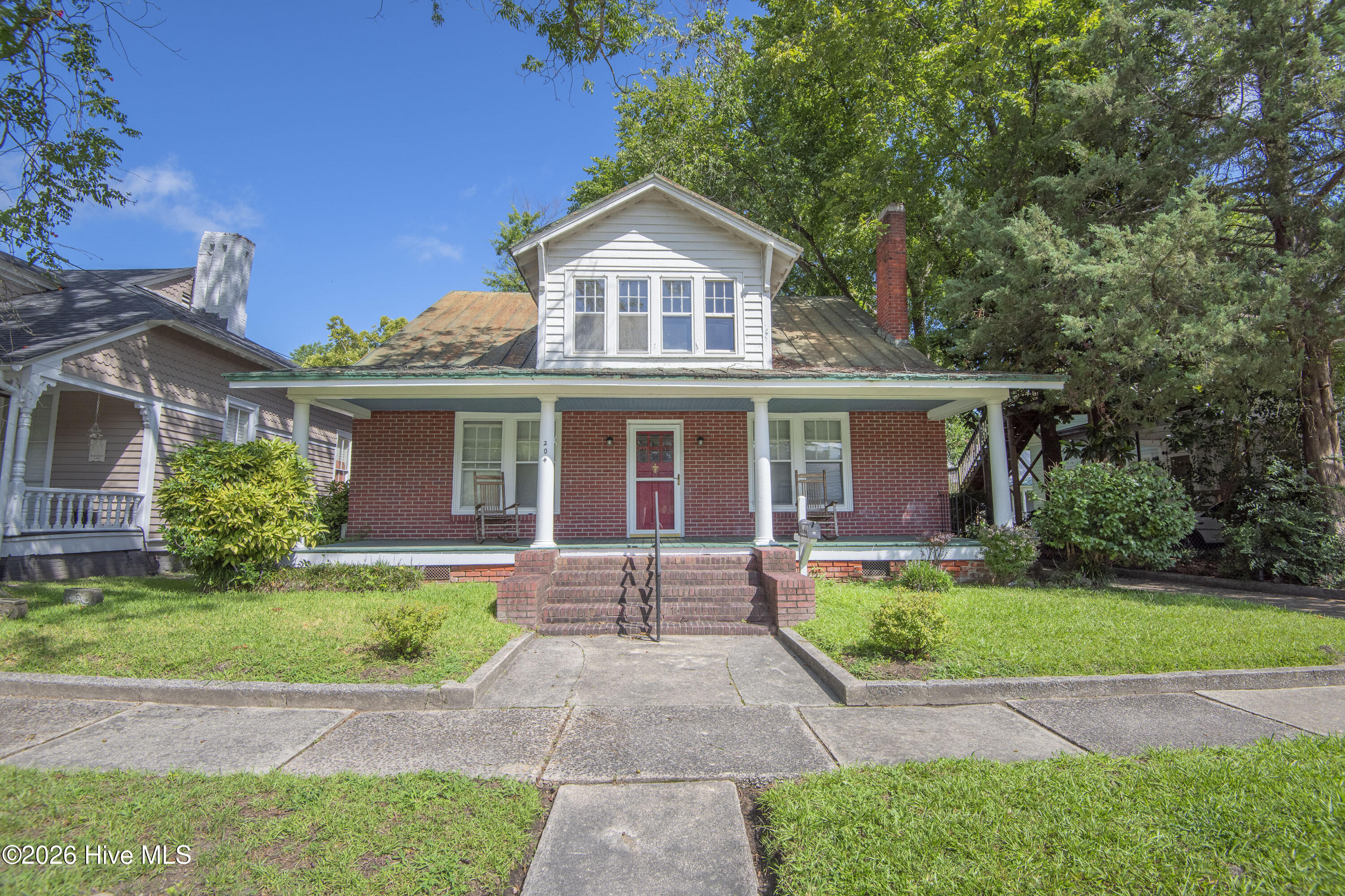 204 E Baker Street — photo