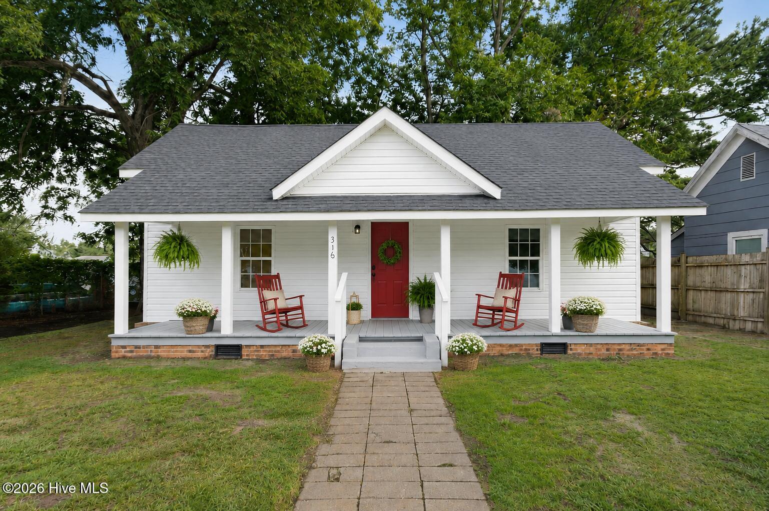 316 E Walter Street — photo