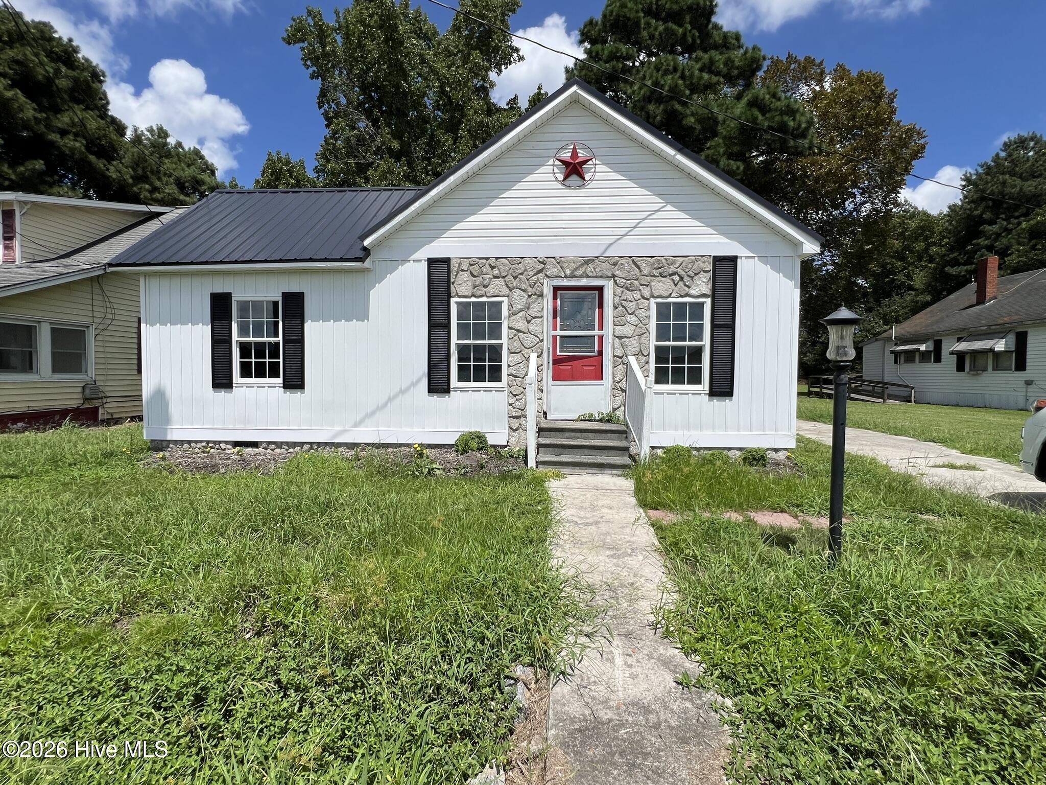195 Wiggins Road — photo