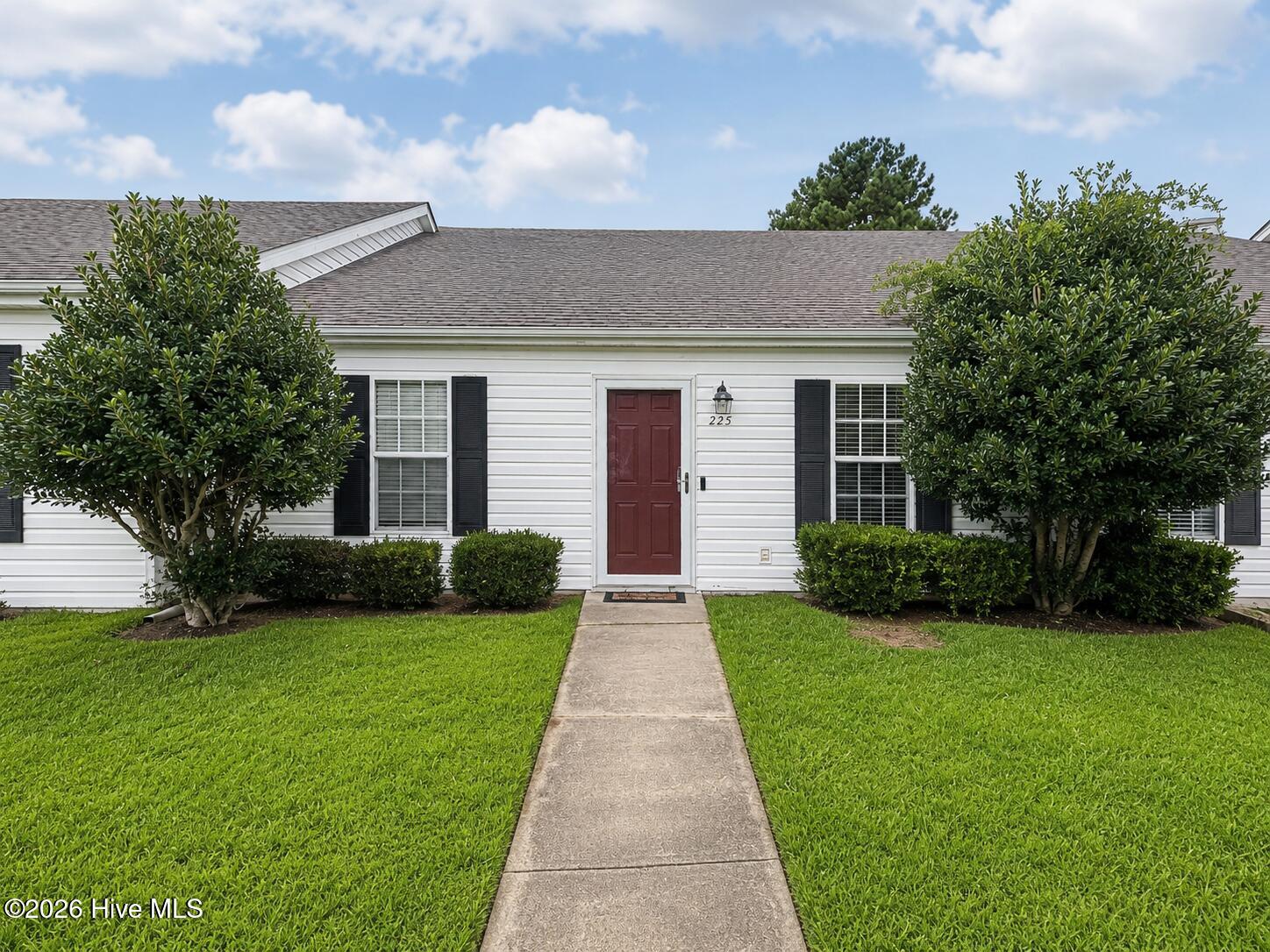 225 John Court — photo