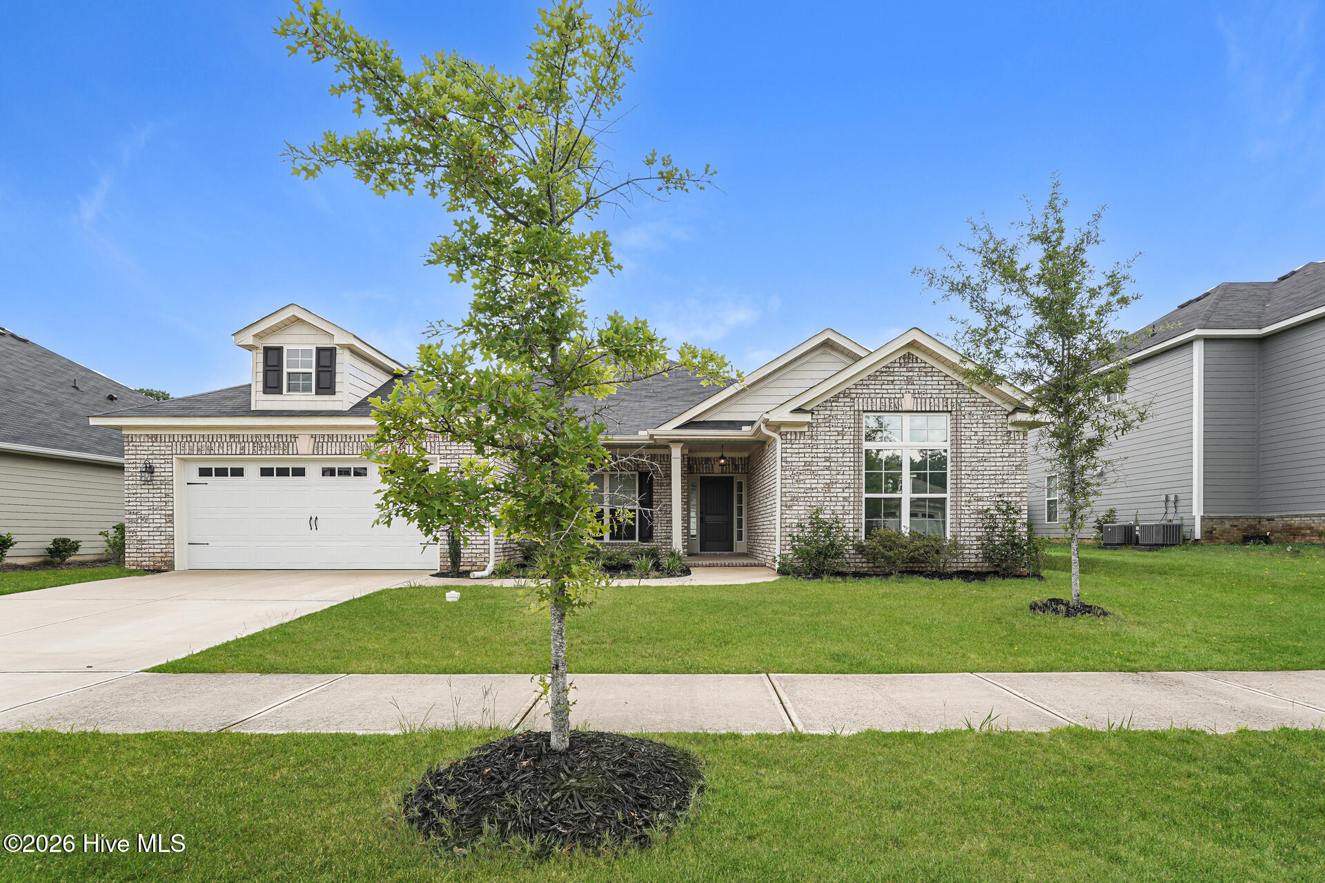 875 Lynbrook Court — photo