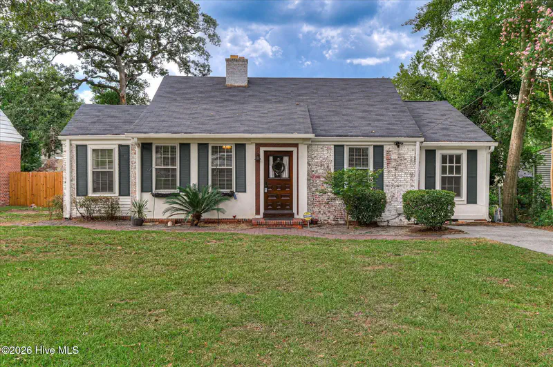 1740 King Woods Drive — photo
