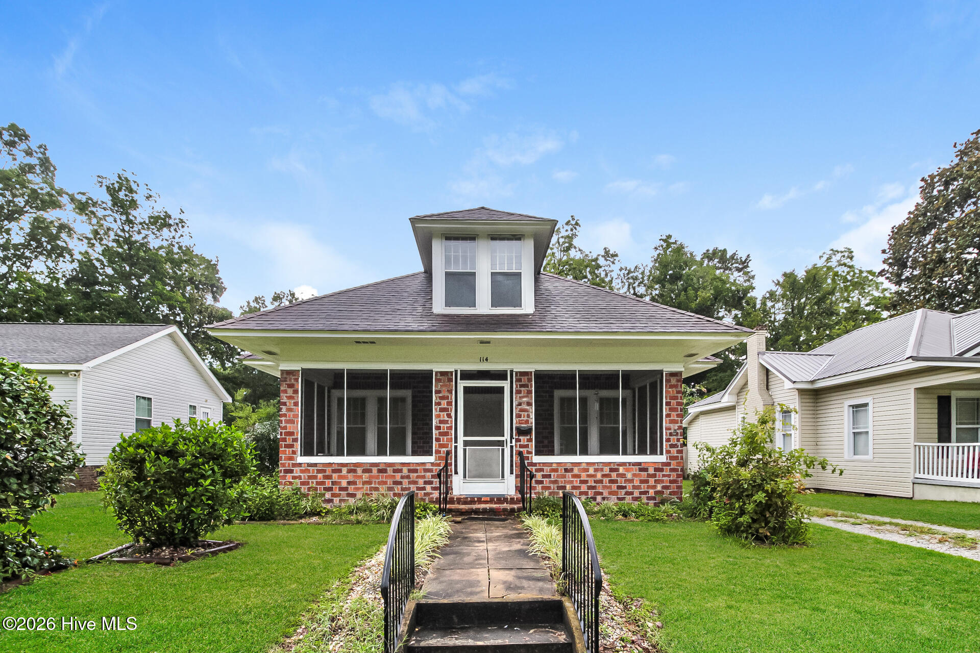 114 E Clay Street — photo