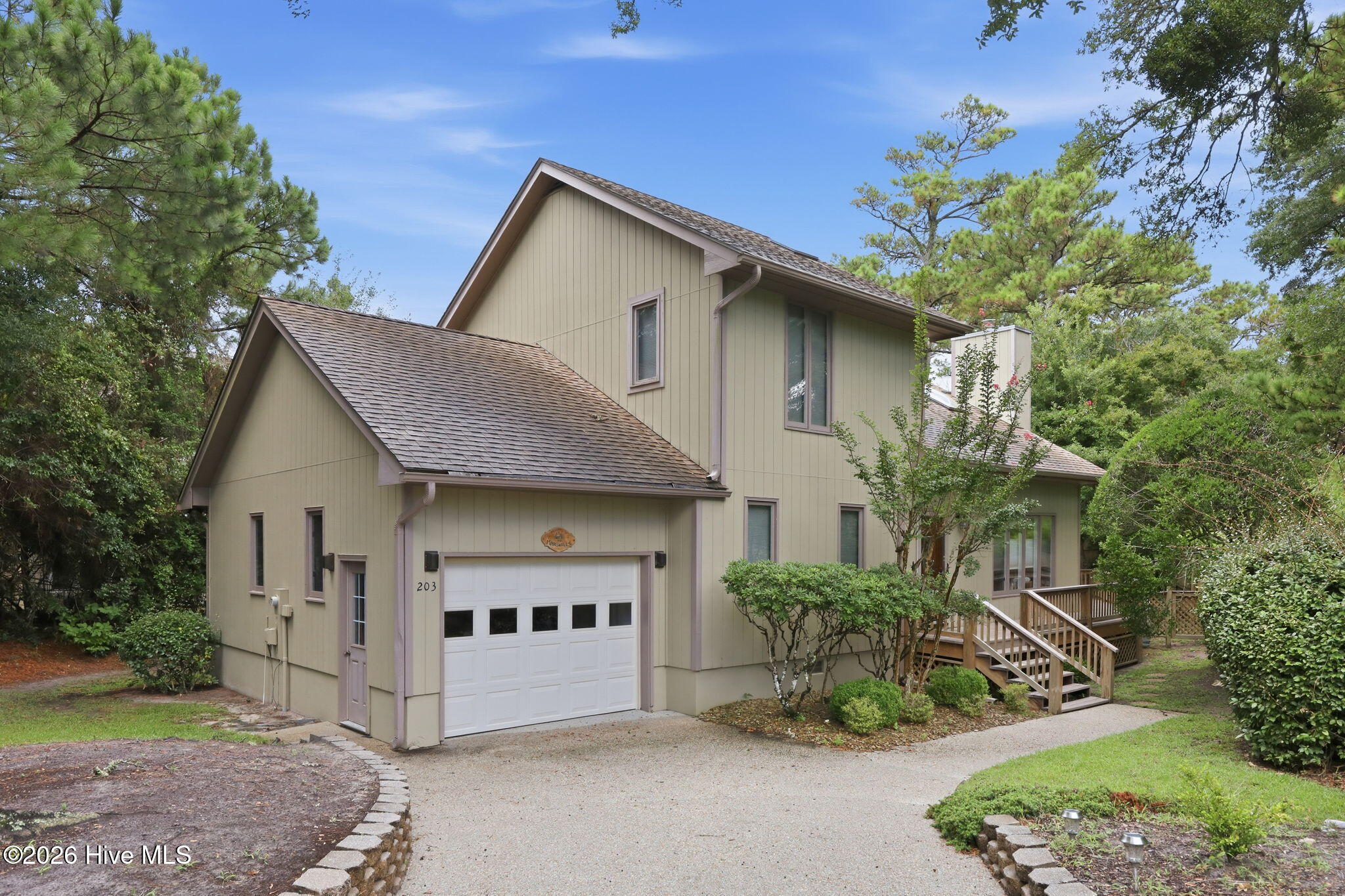 203 Lagoon Court — photo