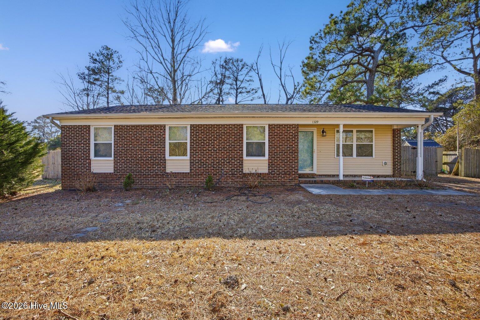 1329 Avon Court — photo