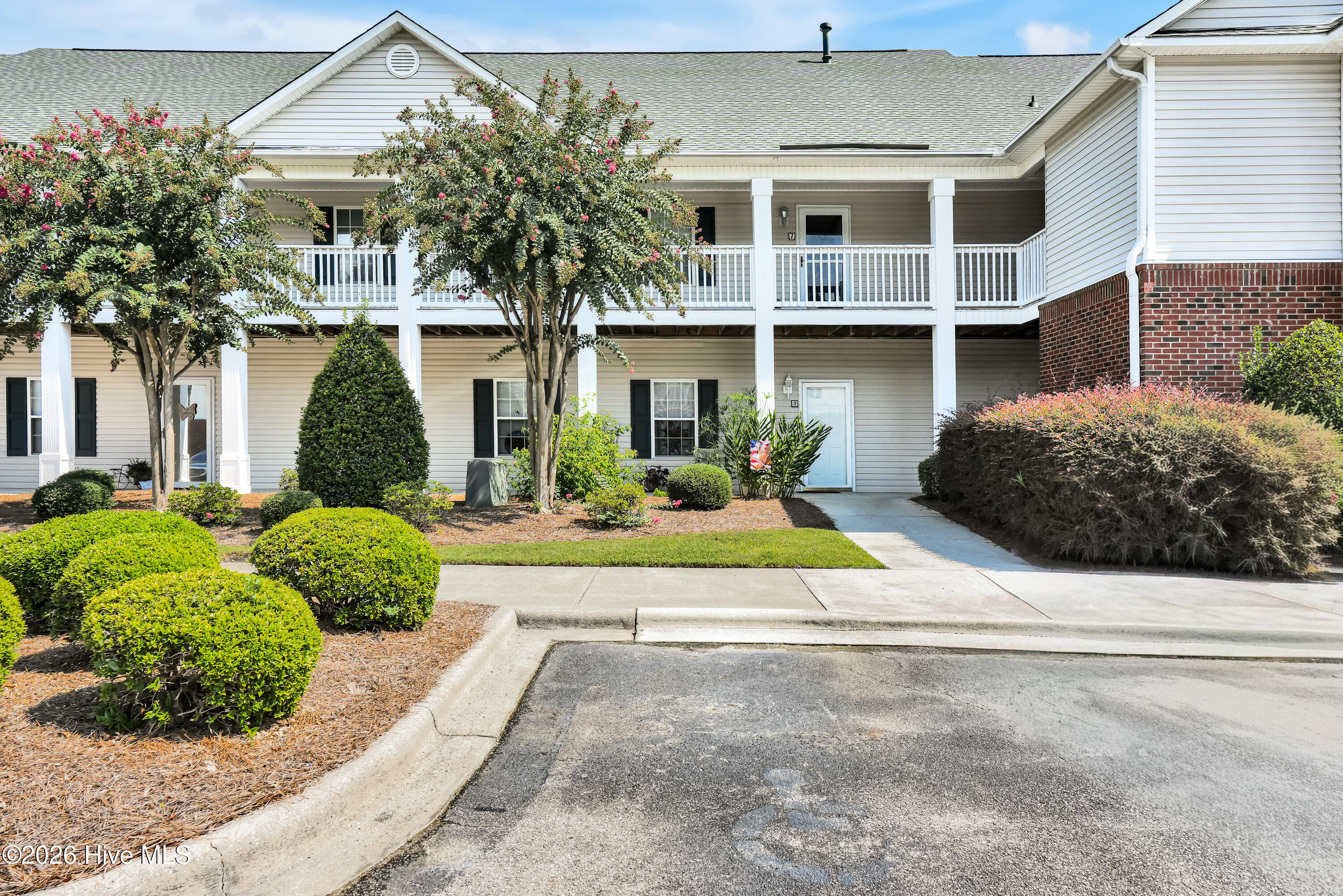 1608 Willoughby Park Court Unit 8 — photo