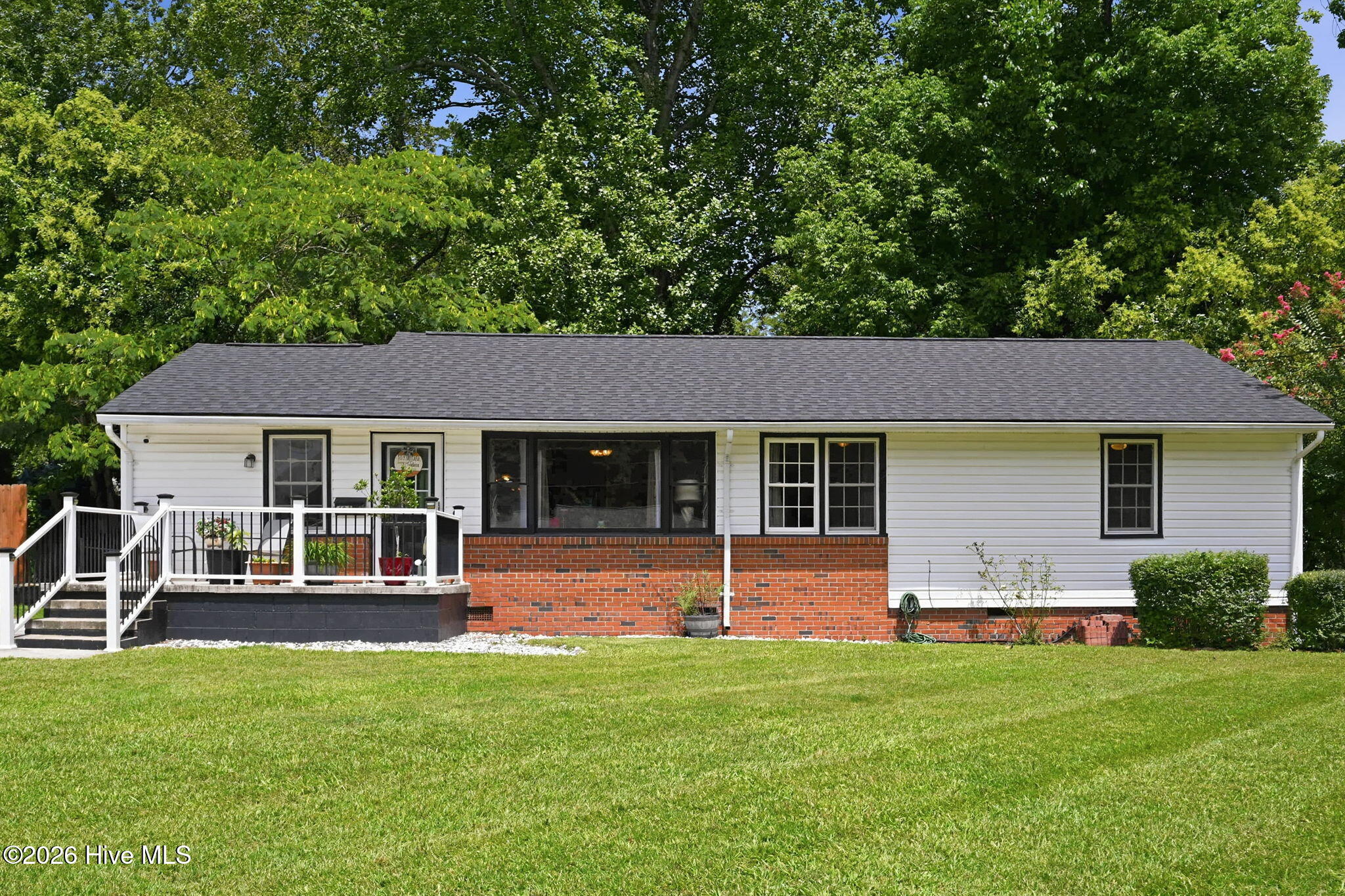 403 Hickory Court — photo