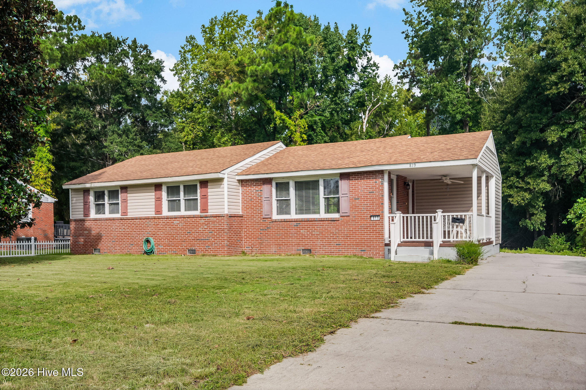 819 Barn Street — photo