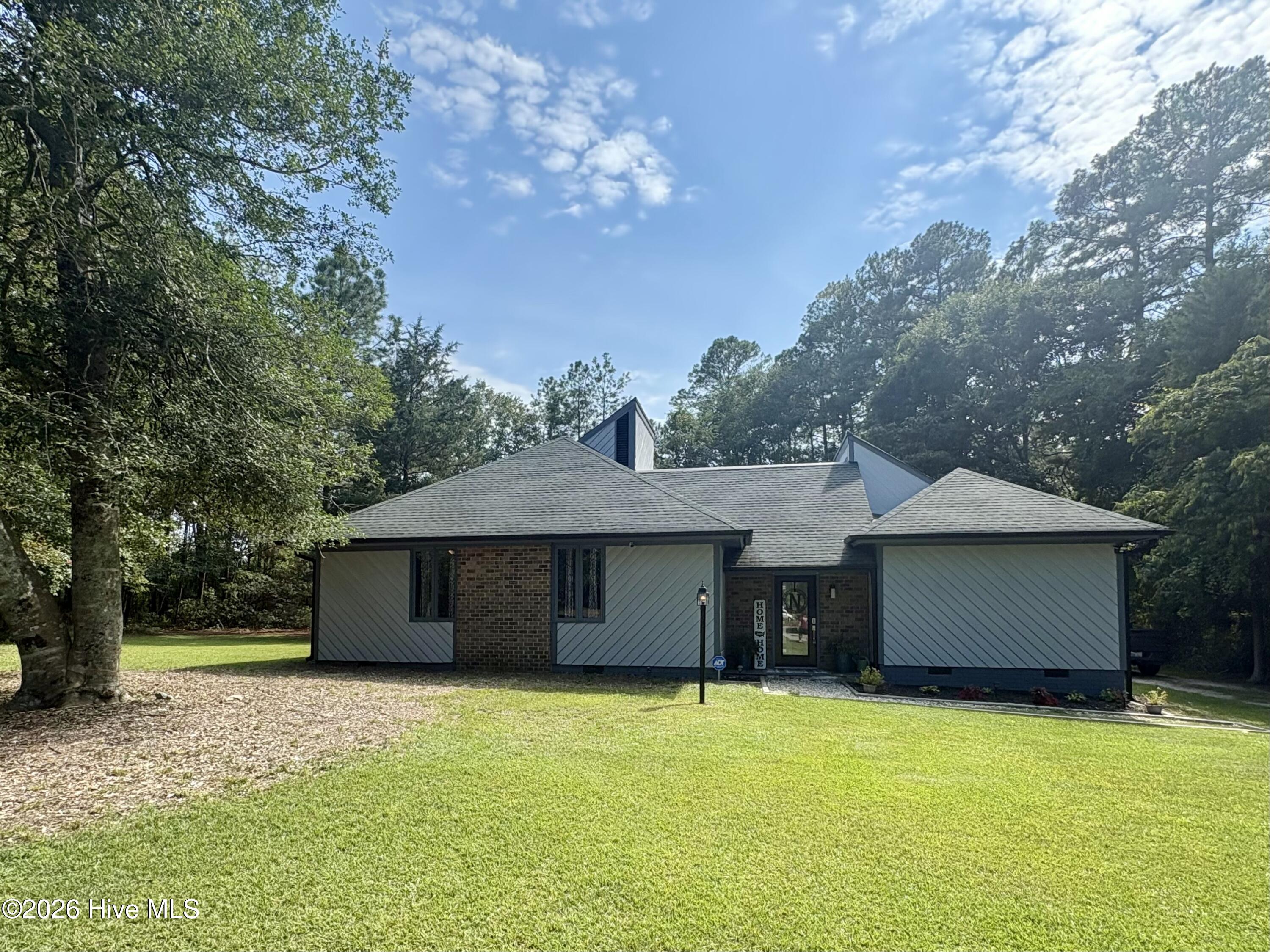 12800 Woodbridge Drive — photo