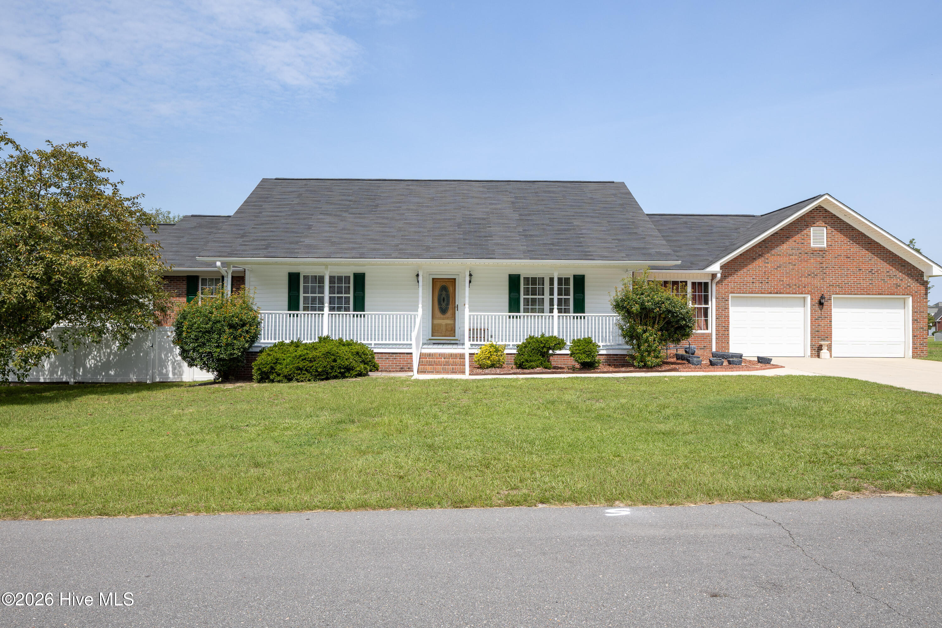 424 Cedar Lake Lane — photo