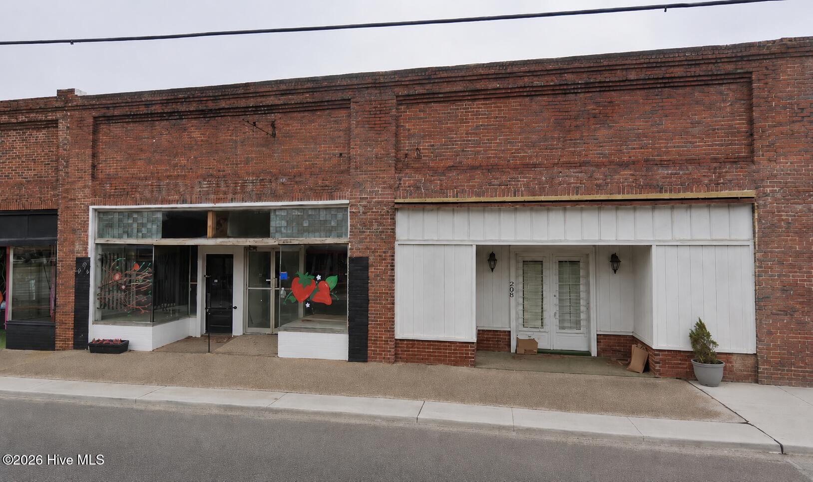 208 N Brown Street — photo