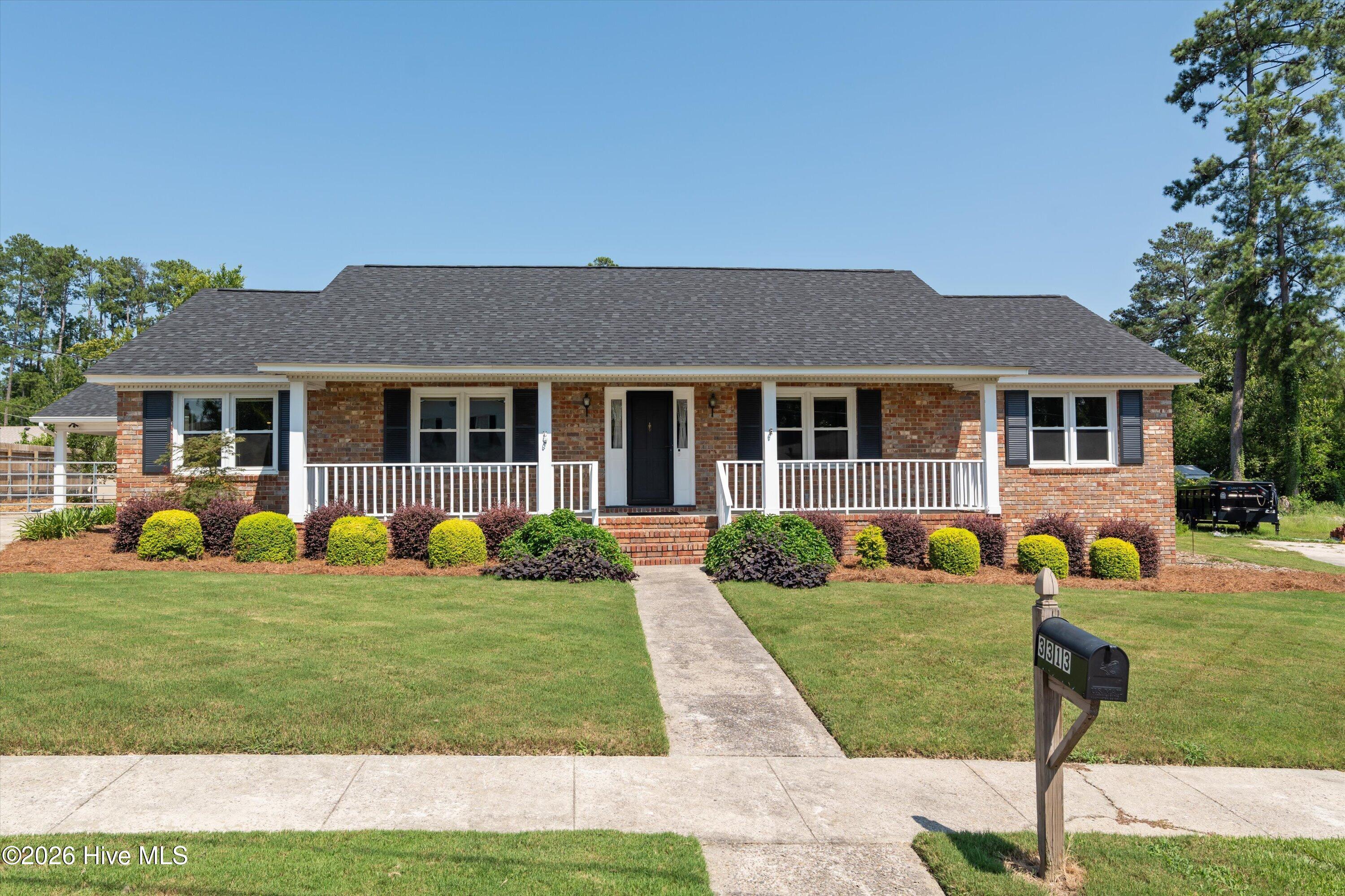 3313 Thread Needle Road W — photo