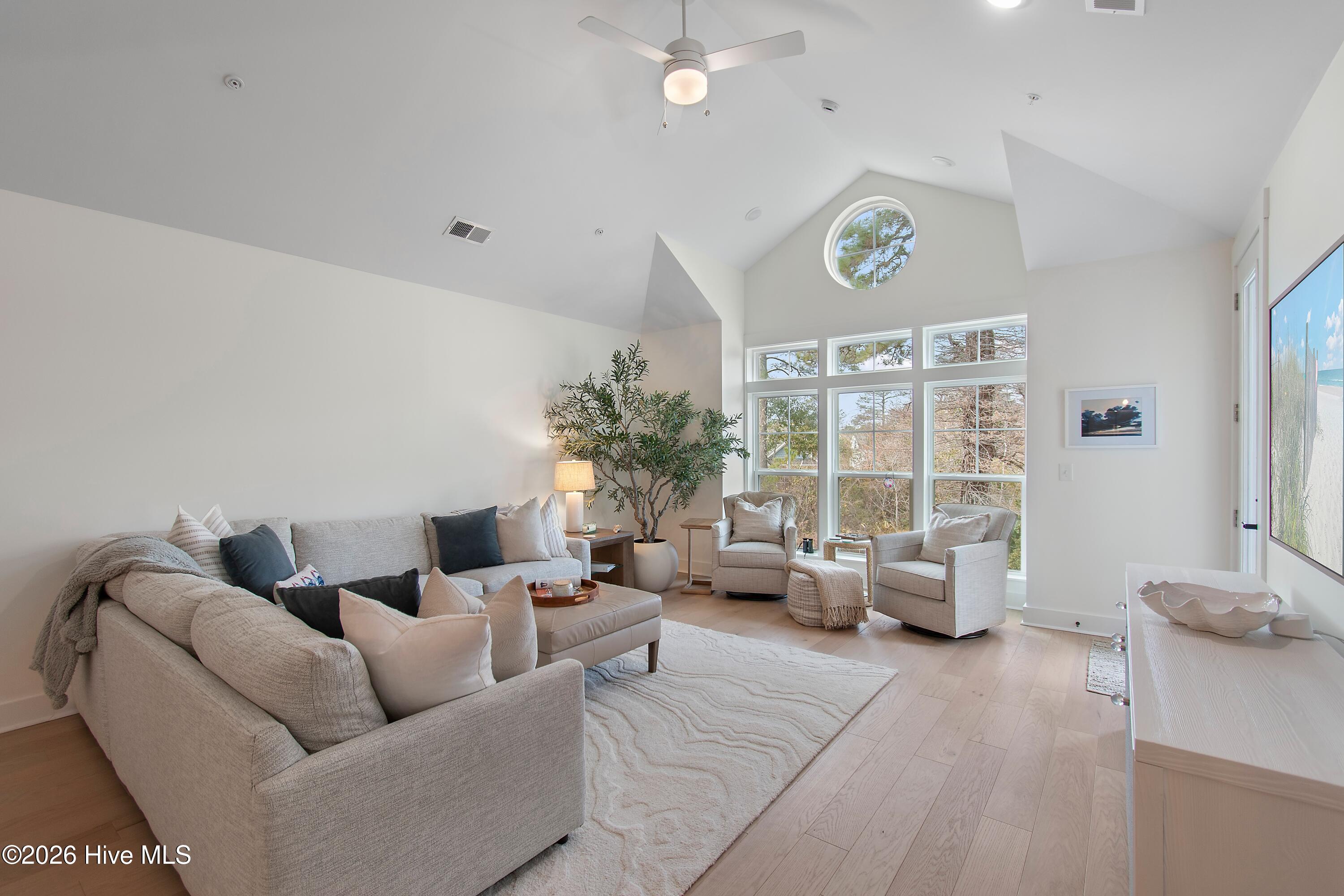2537 St James Drive SE Apt 1108 — photo