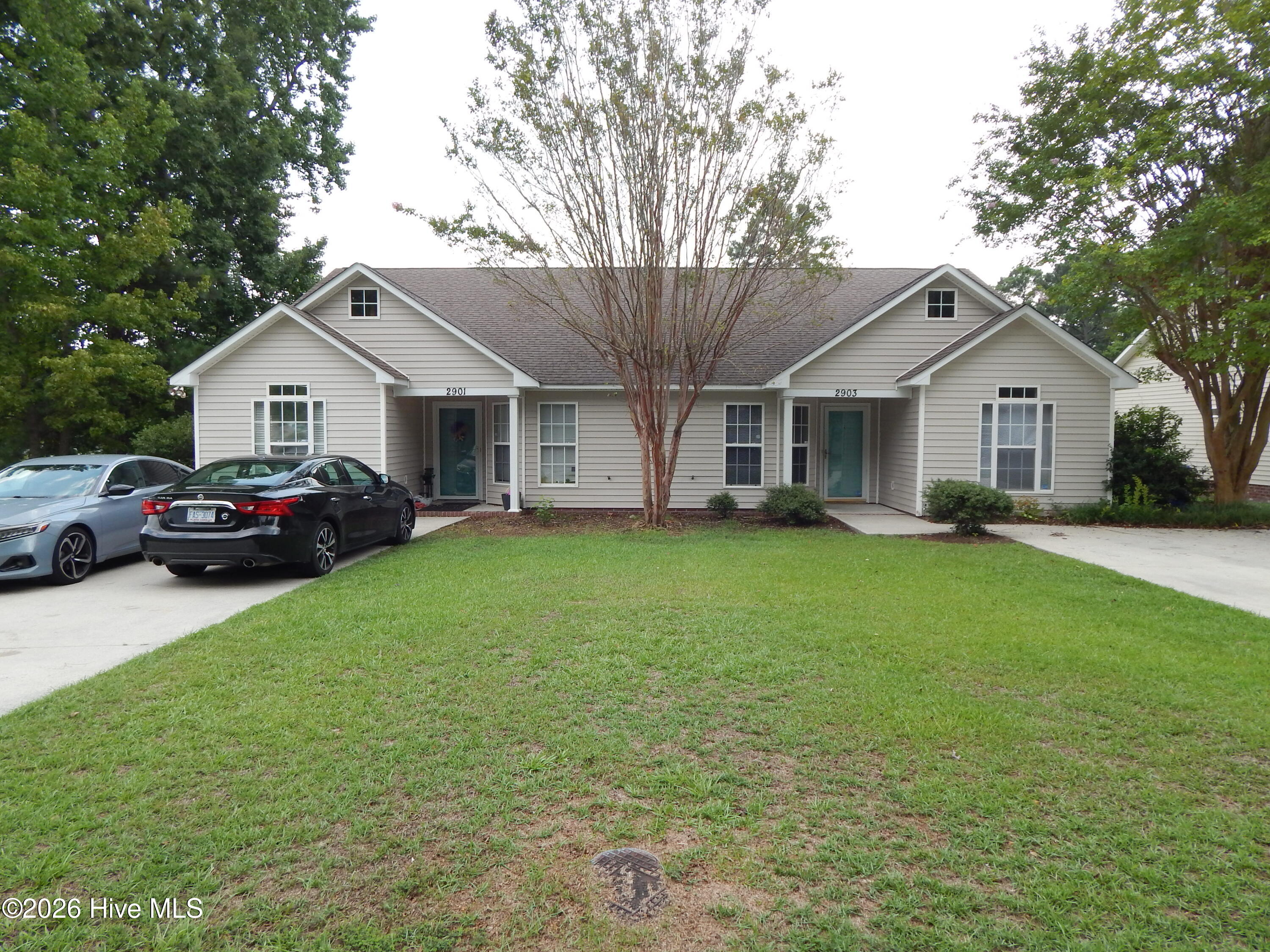 2901 Flintridge Drive — photo
