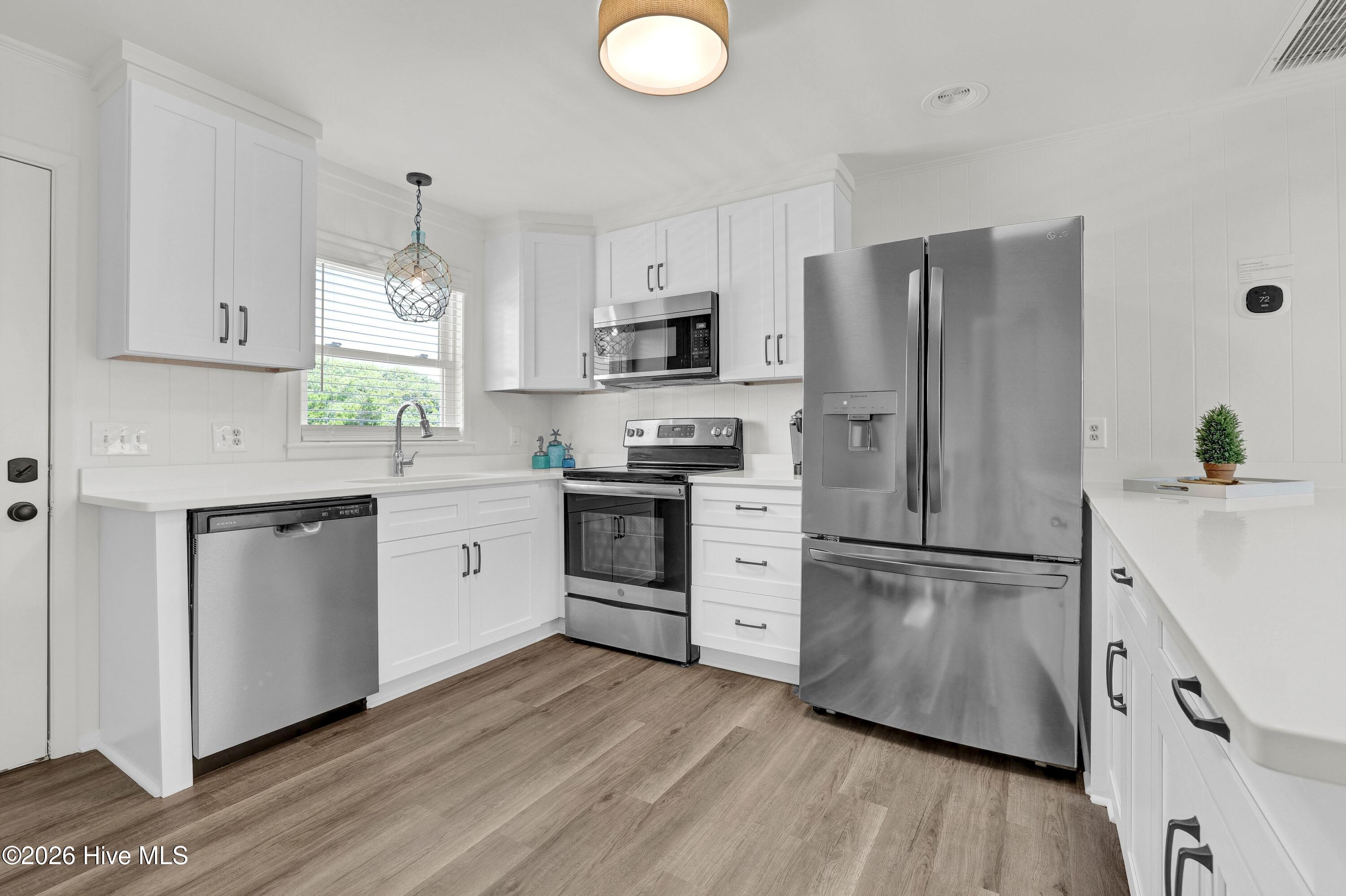 1027 S Shore Drive — photo