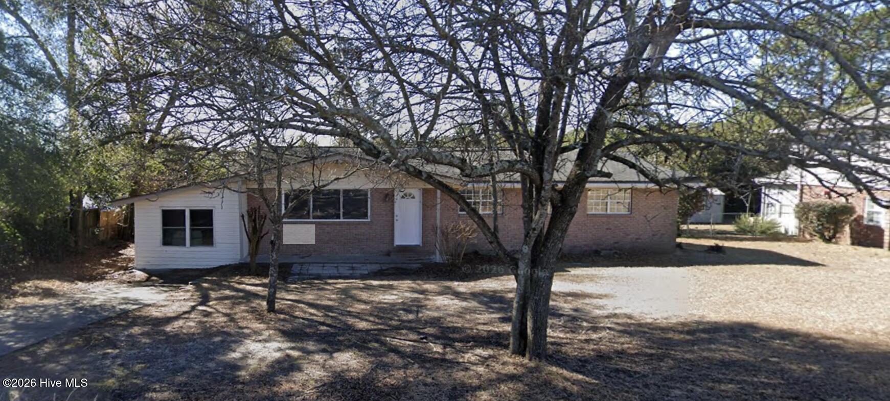 2458 Leslie Circle — photo