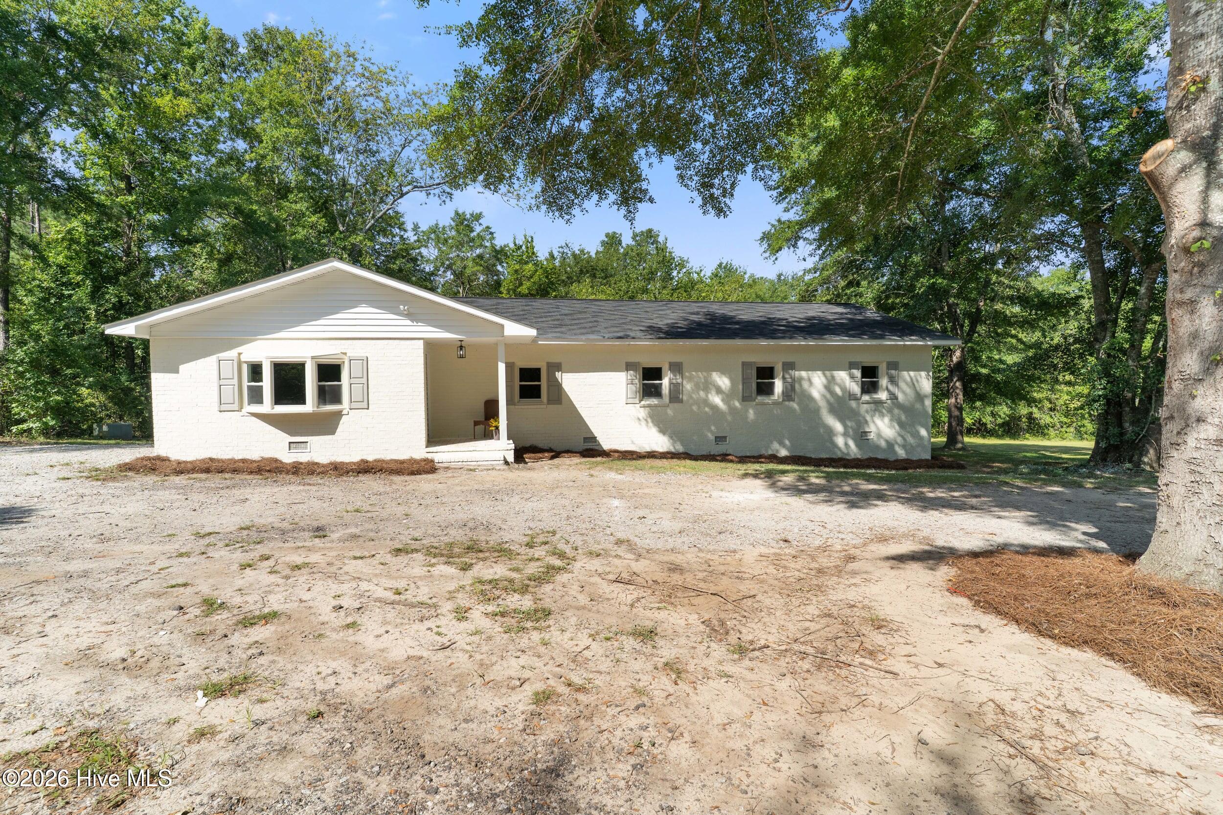 5258 Henderson Road — photo