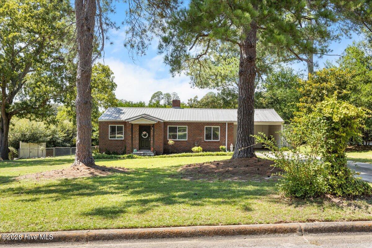 1838 Courtney Drive — photo