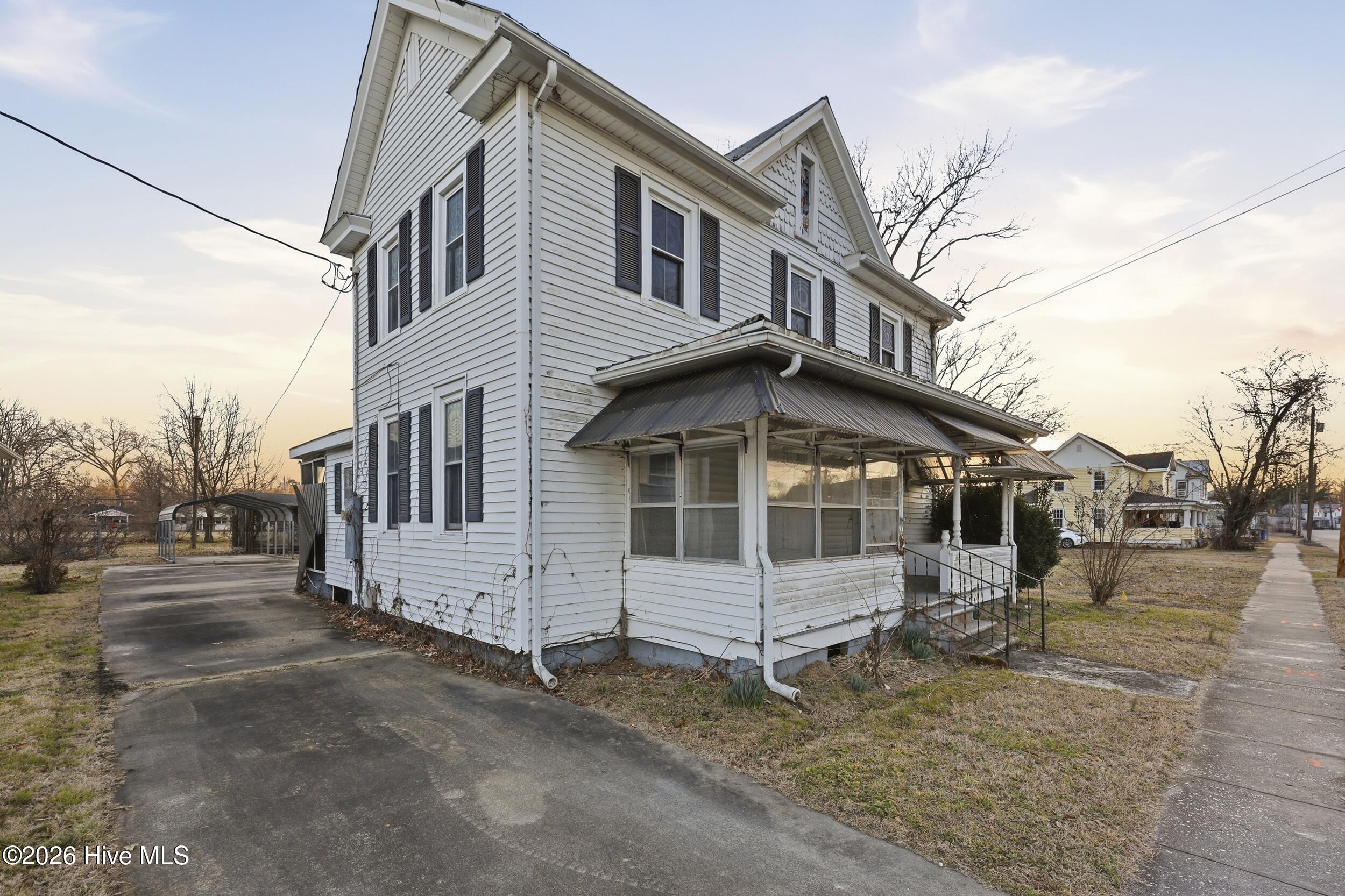 307 Dobbs Street — photo