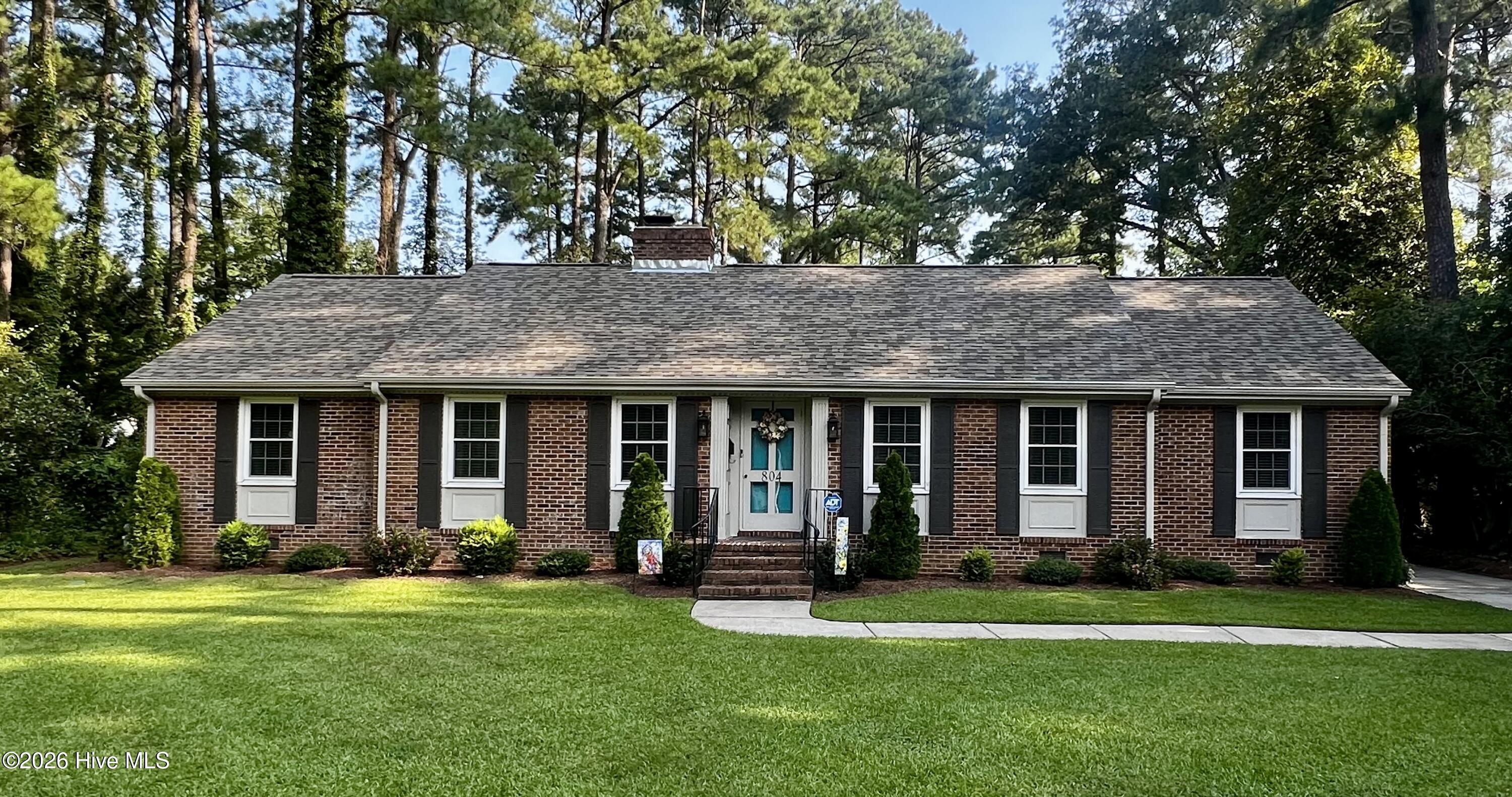 804 Raleigh Road Parkway W — photo