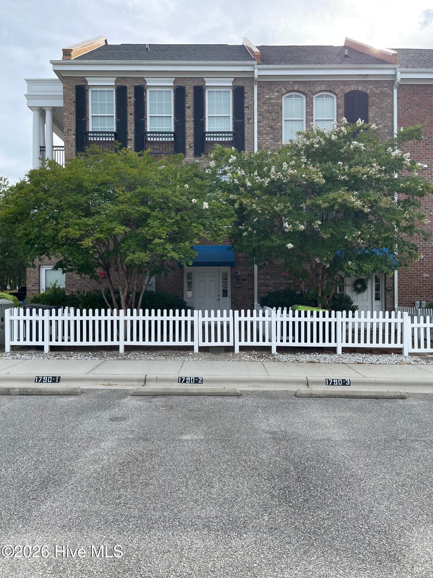1790 Queen Anne Unit 1 — photo
