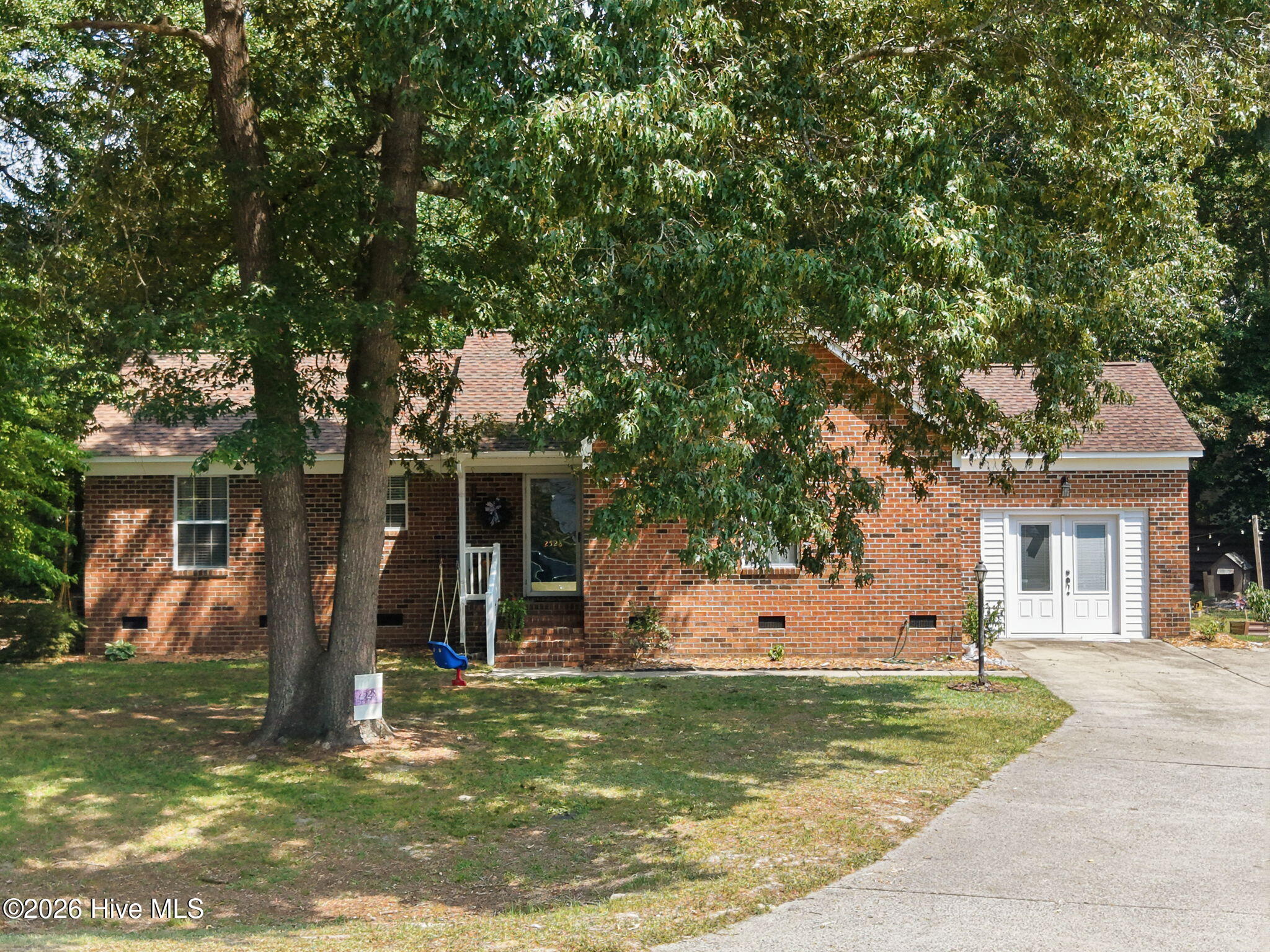 2528 Bradford Court — photo