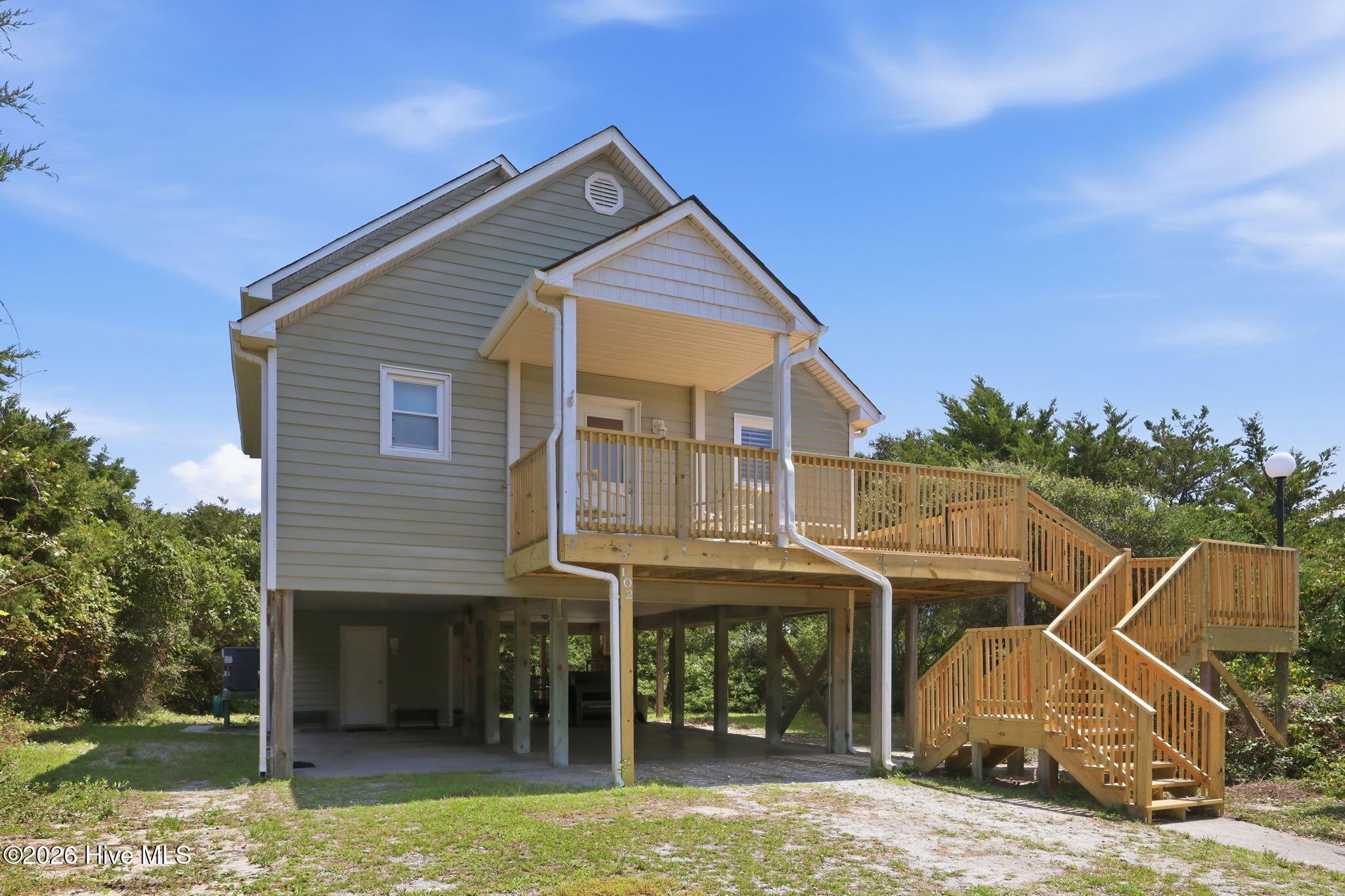102 Periwinkle Drive — photo