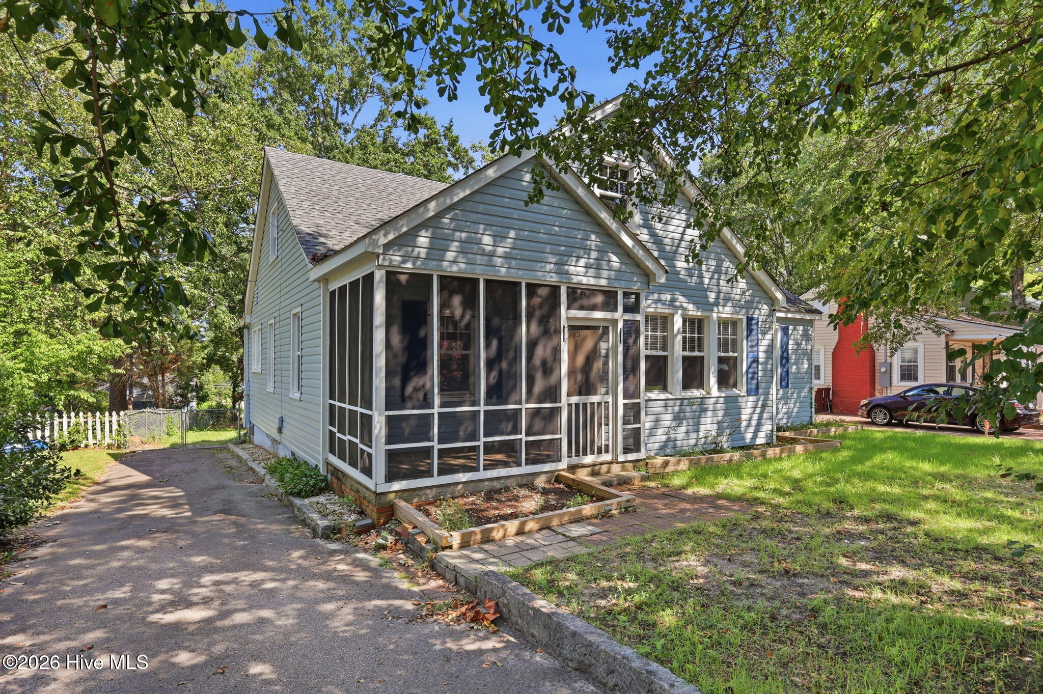 404 Pearl Street — photo