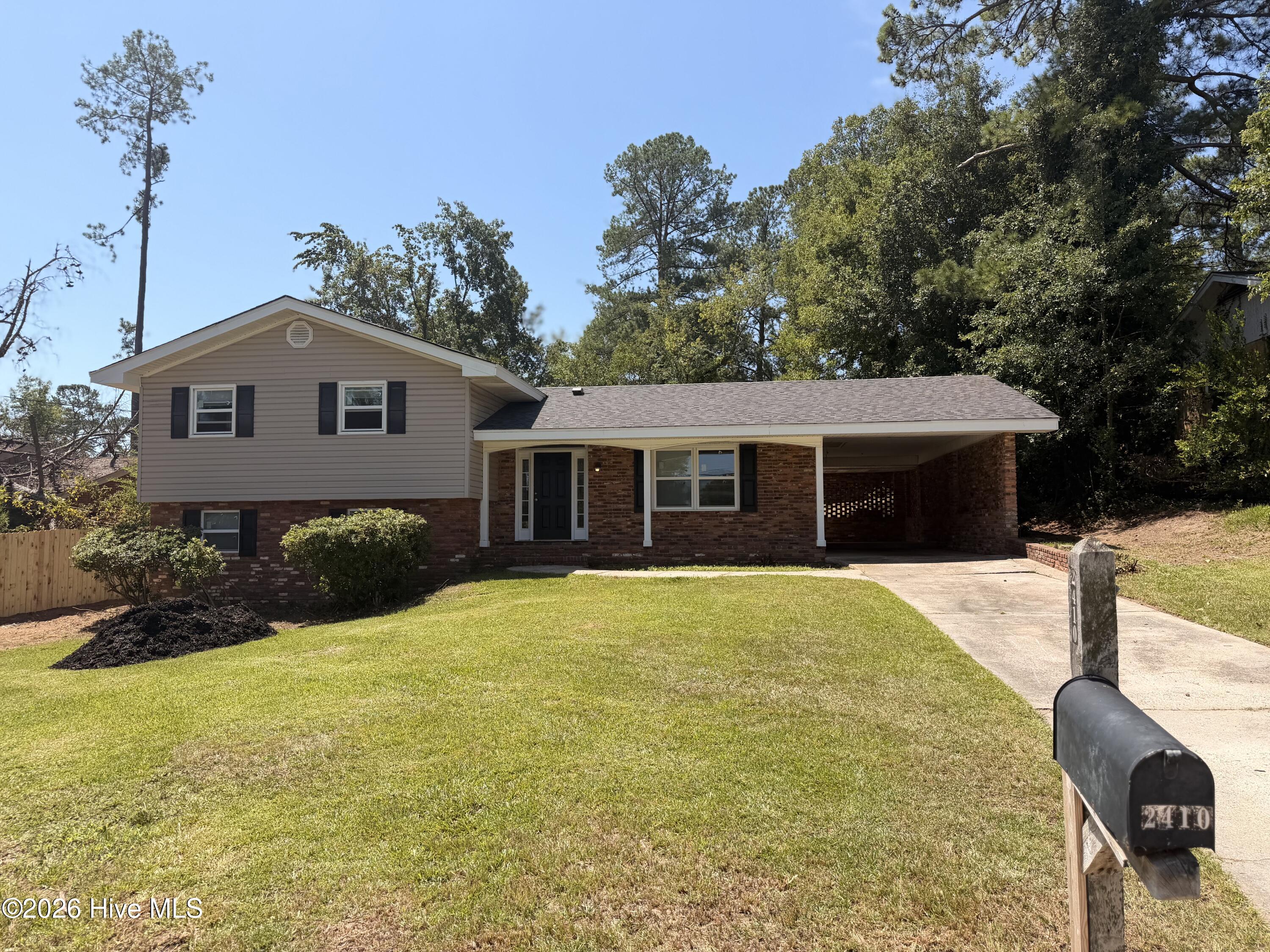 2410 Eagle Drive — photo