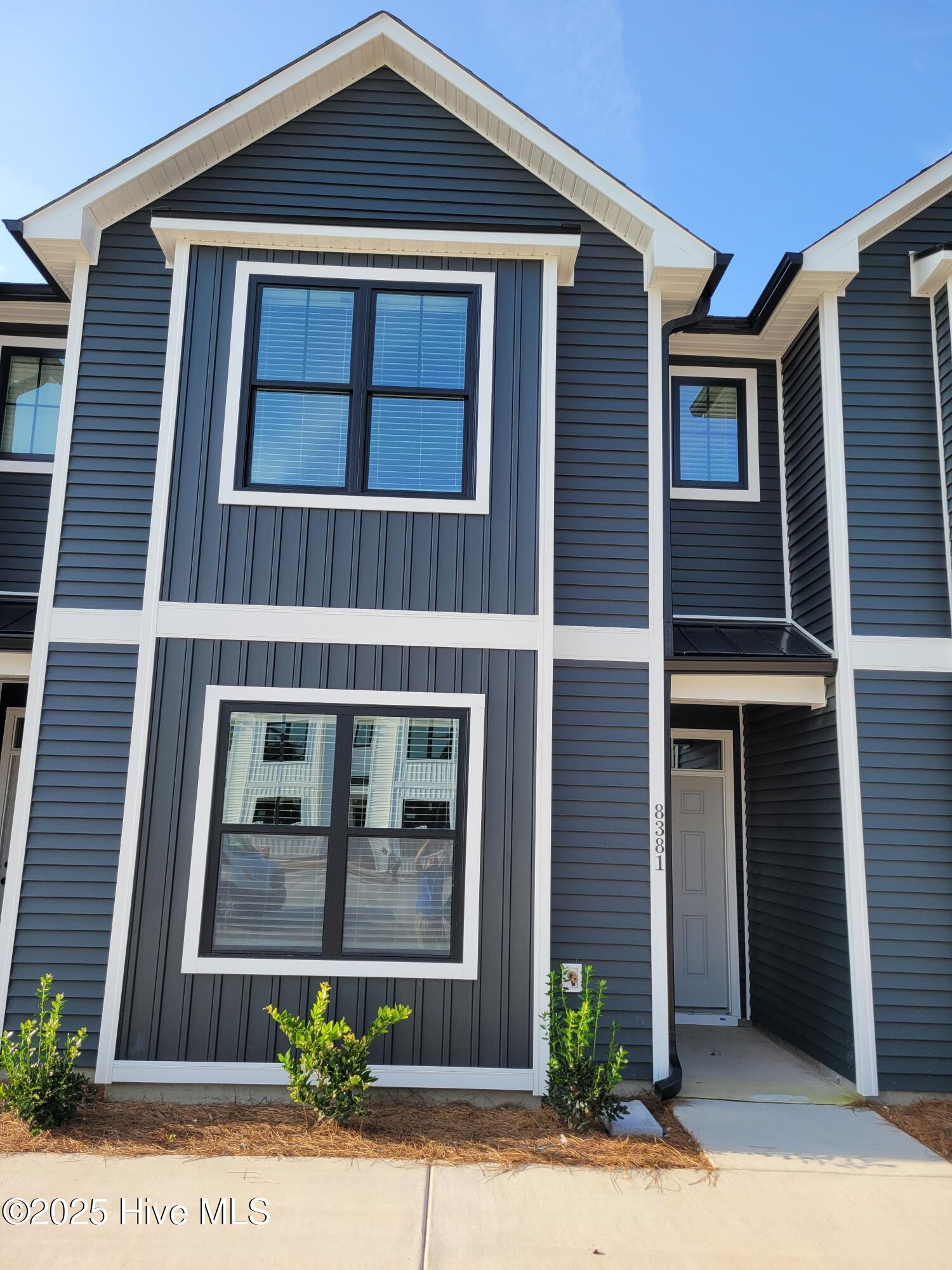 8381 Paramount Point — photo