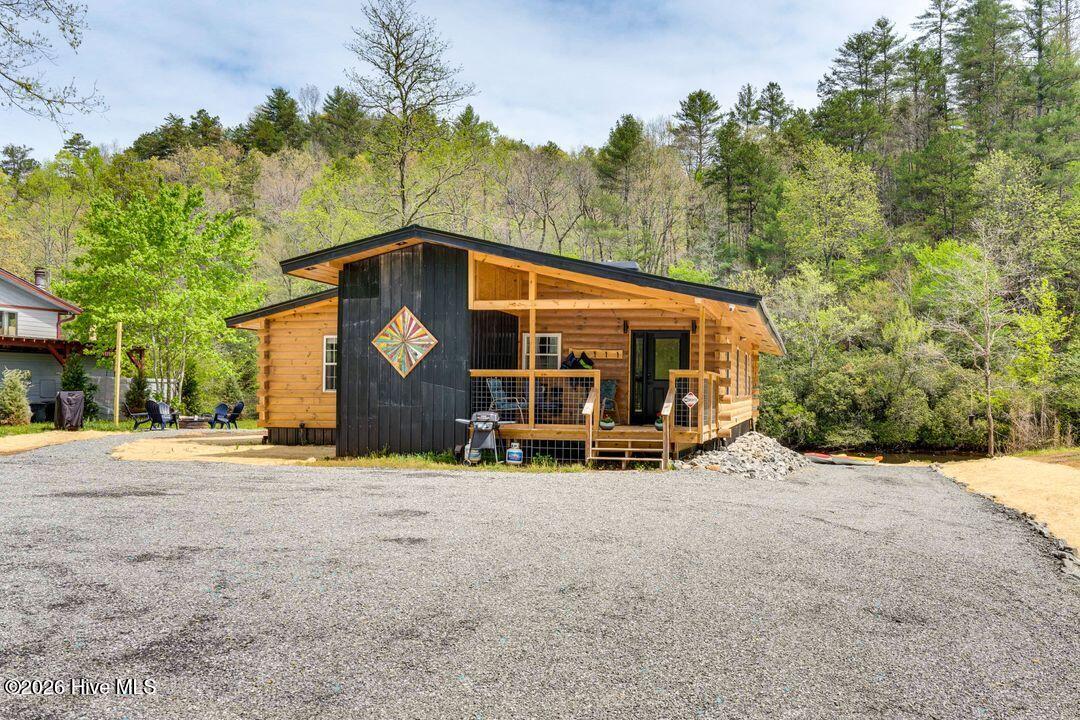 662 Hilltop Lane — photo