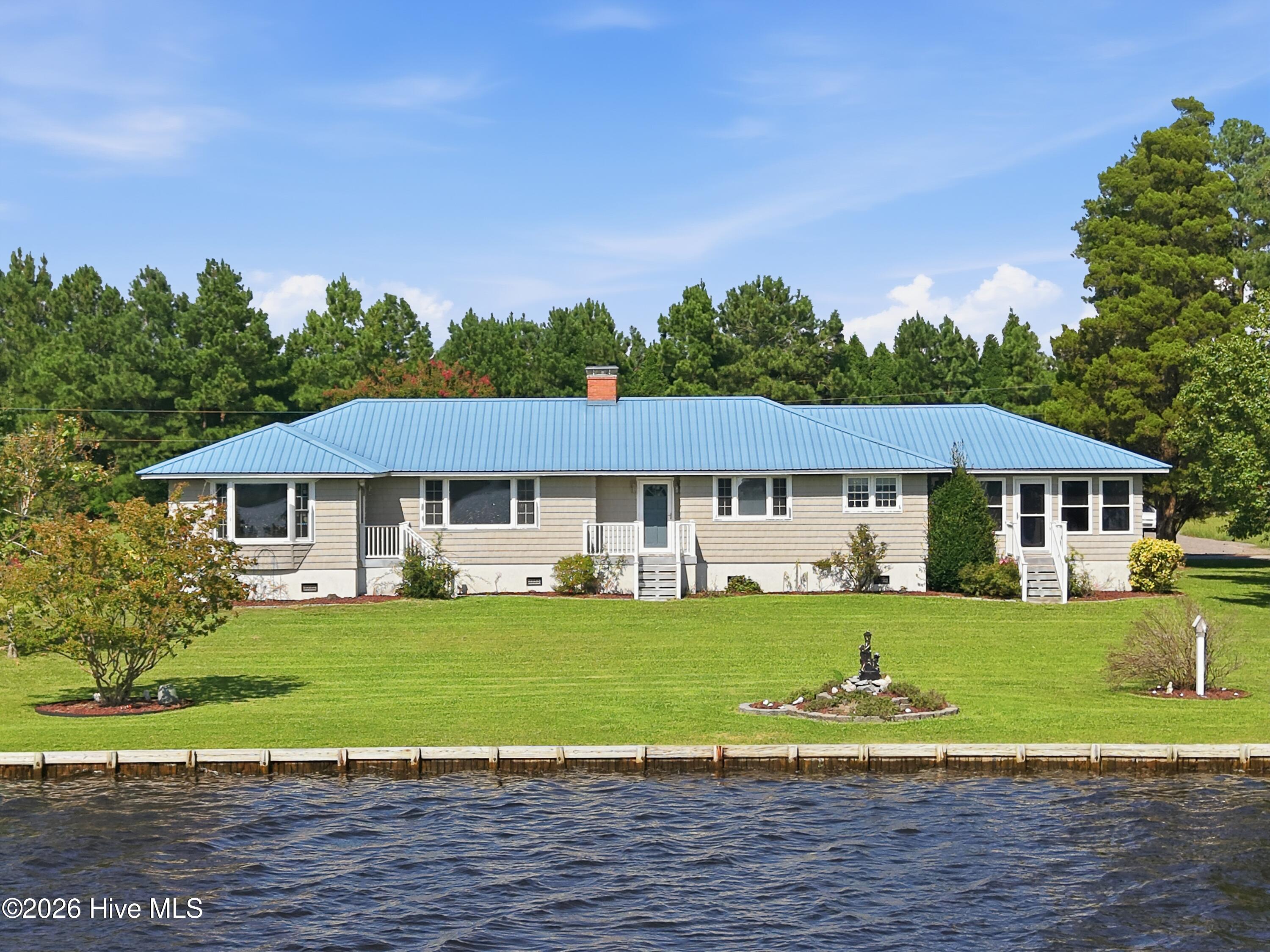 835 Foreman Lane — photo