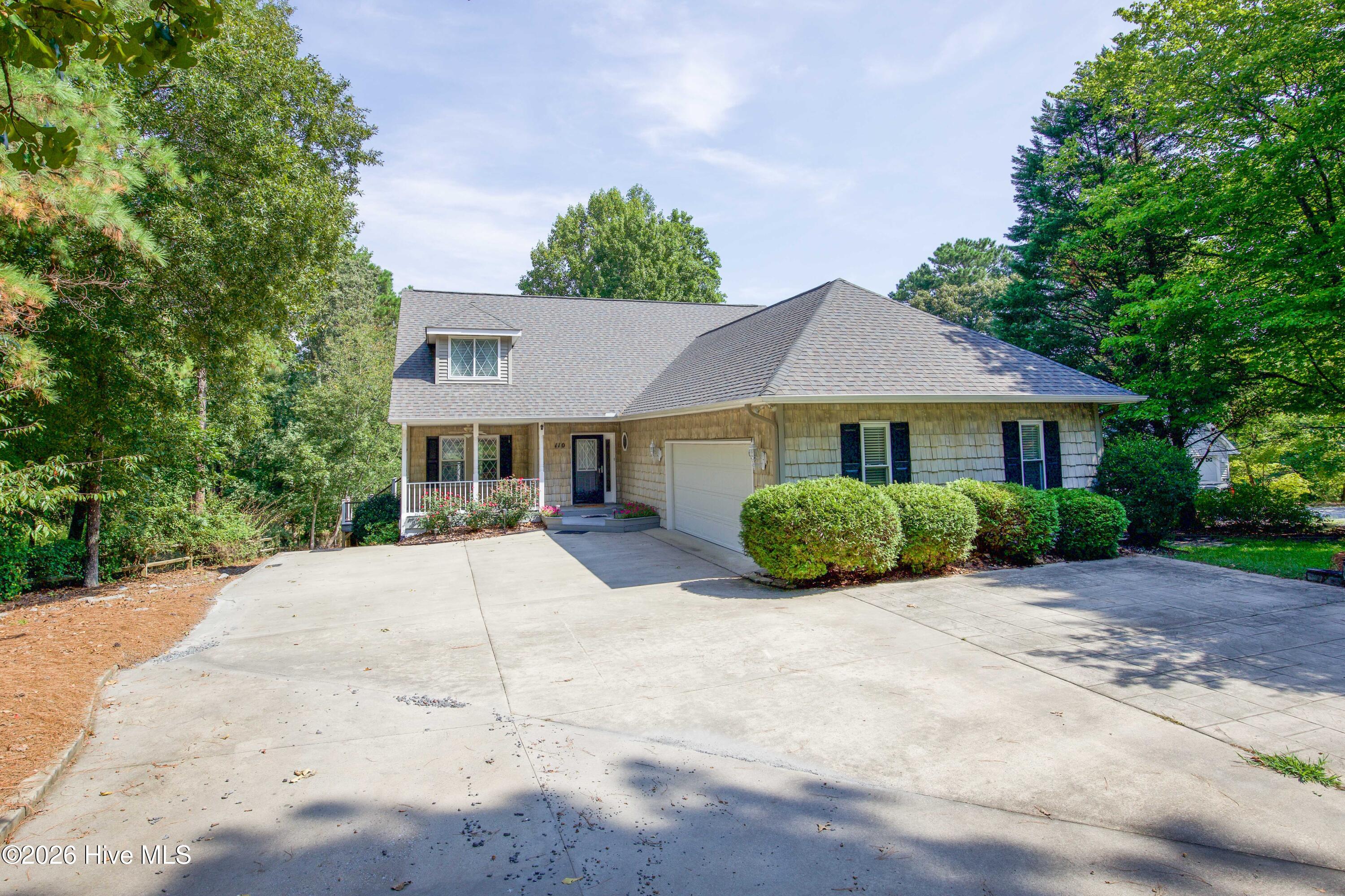 110 Sandspur Lane — photo