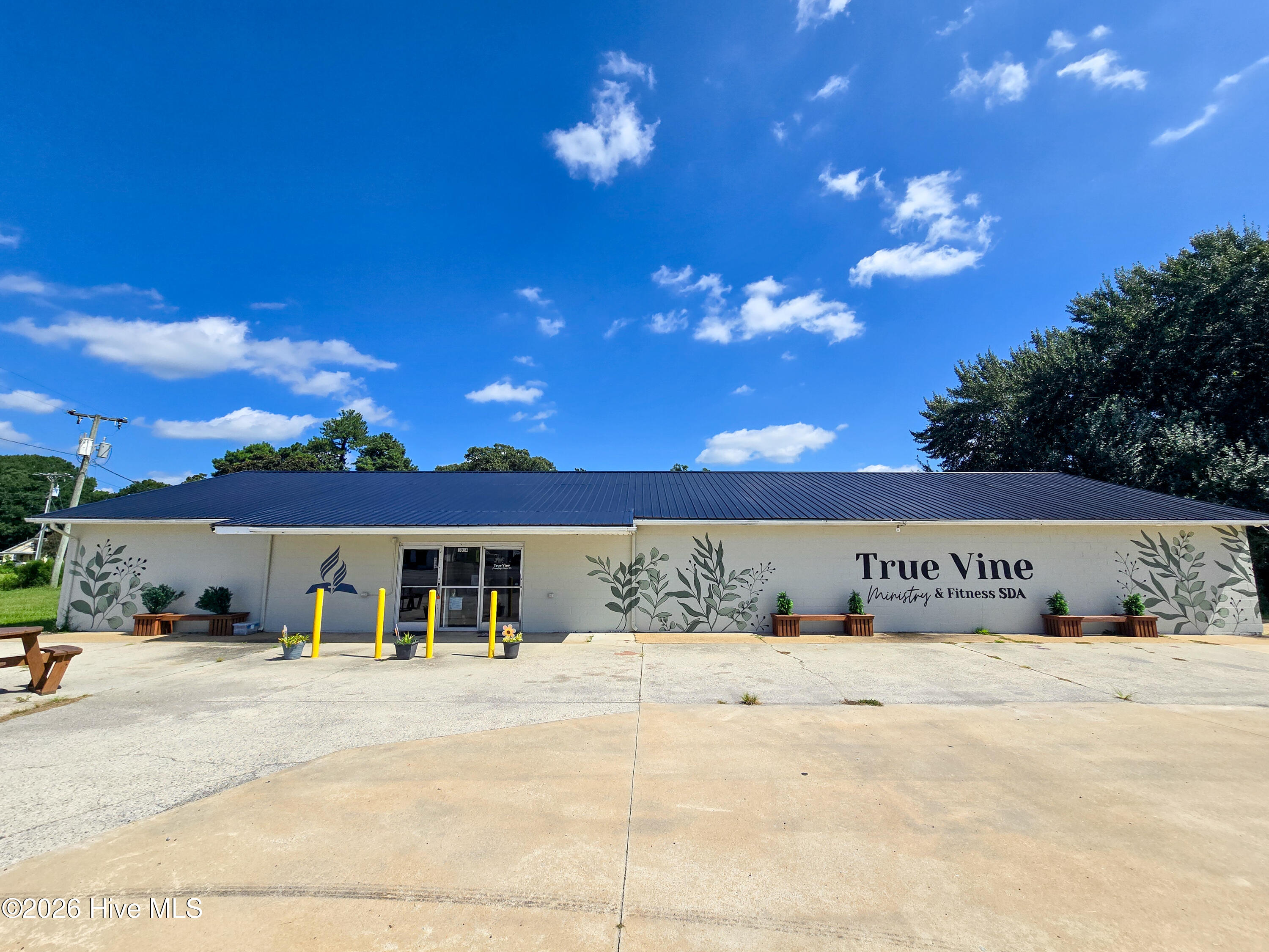 1014 US Highway 158 — photo