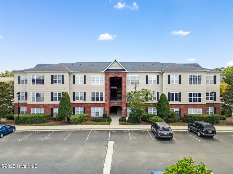 2820 Bloomfield Lane Unit 207 — photo