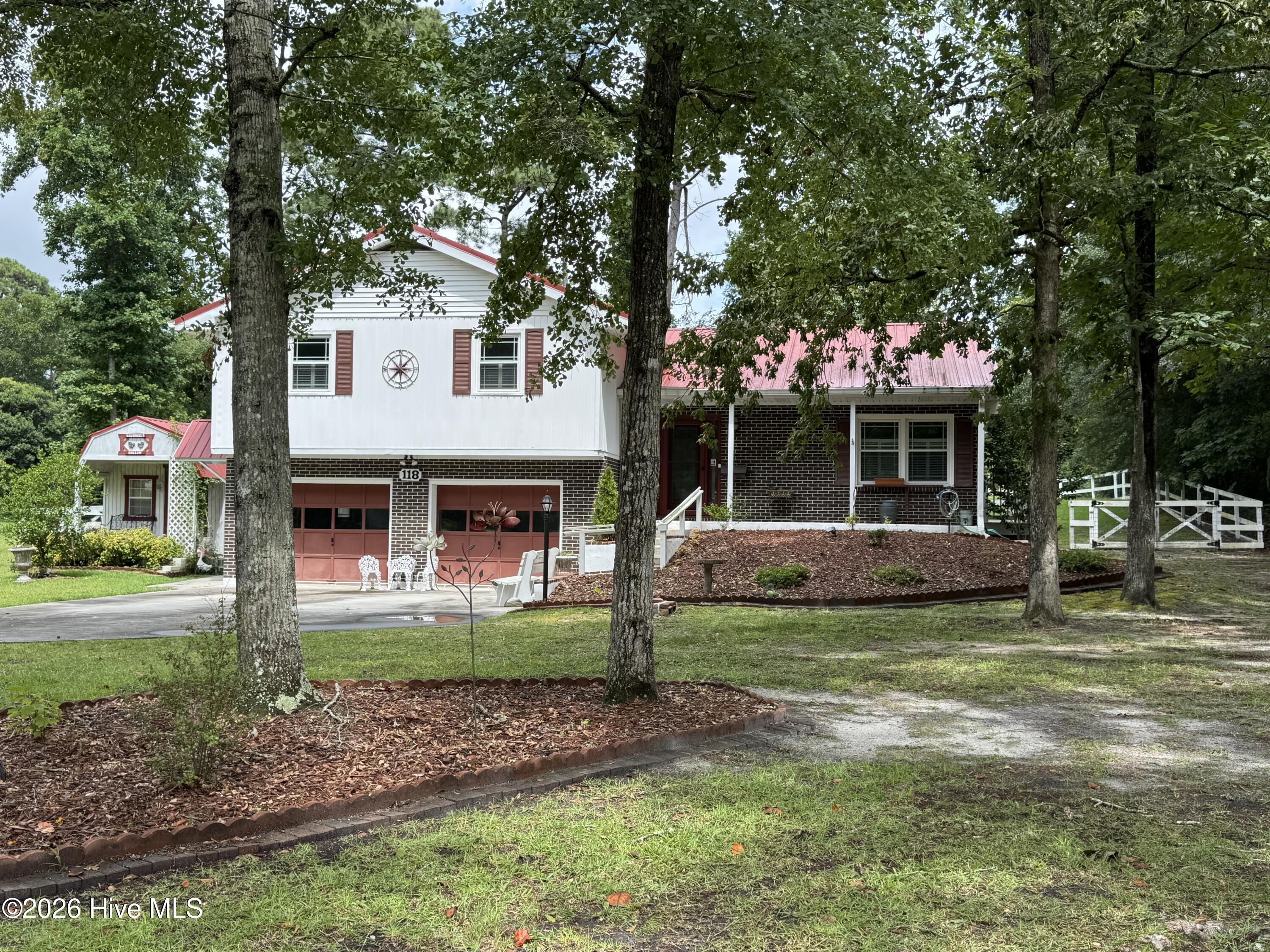 118 Oakwood Drive — photo
