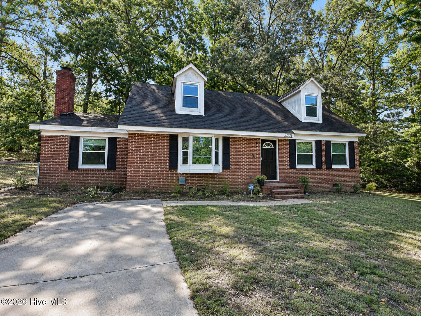 2501 Shannon Court — photo