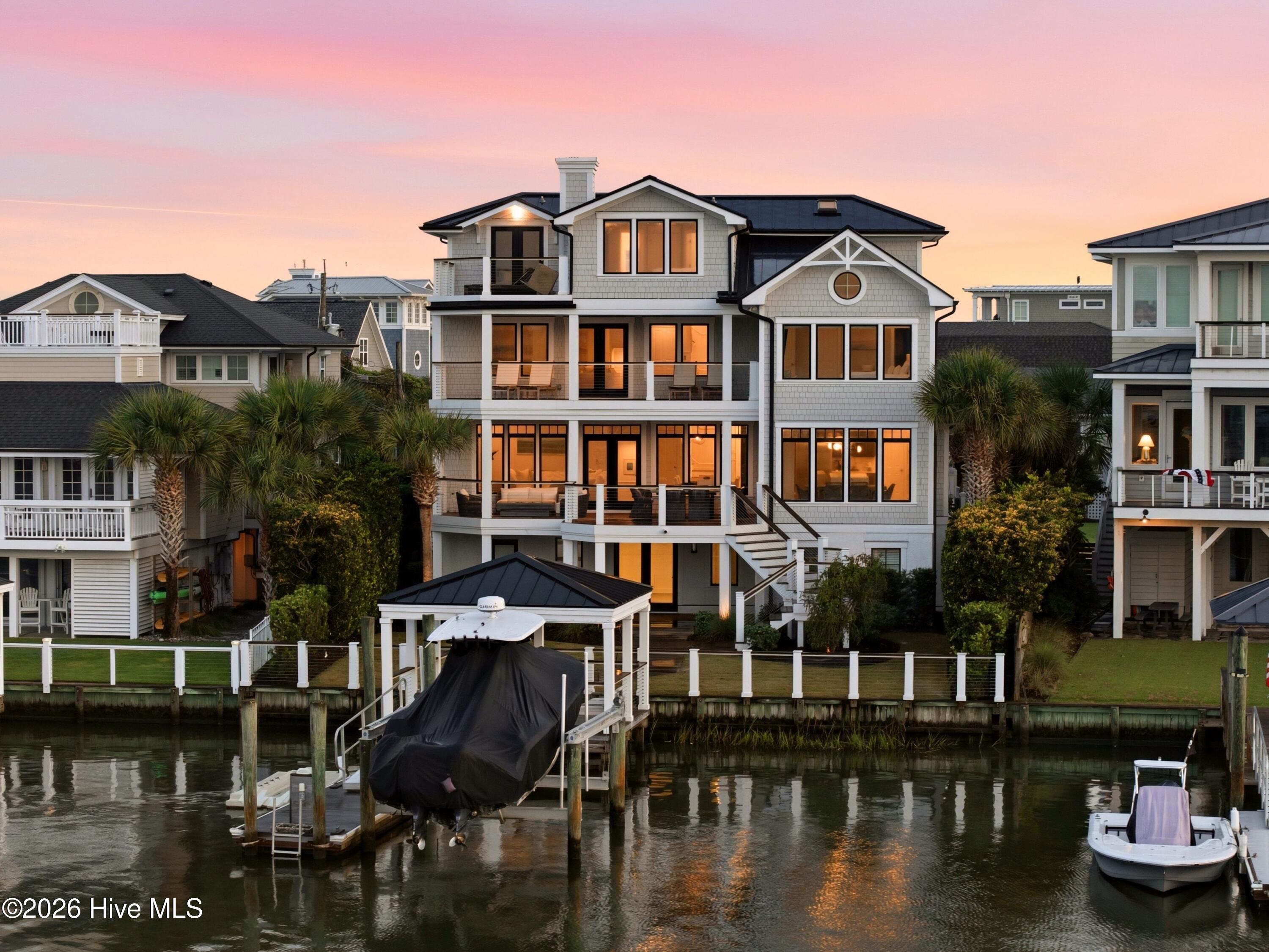 13 Bermuda Drive — photo